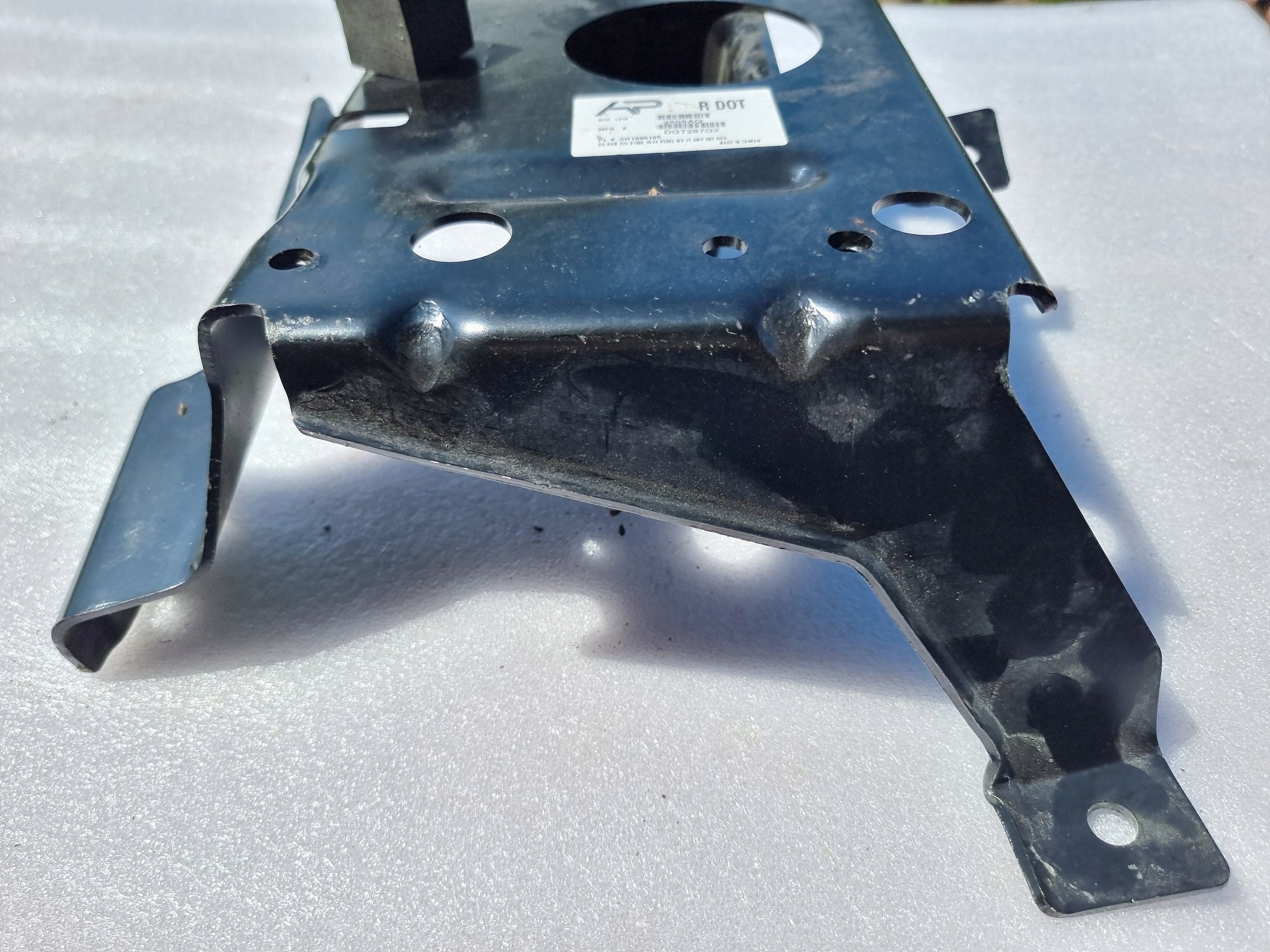 Suporte do Para-choque Dianteiro RAM 1500 V OEM CH1065105 image 3