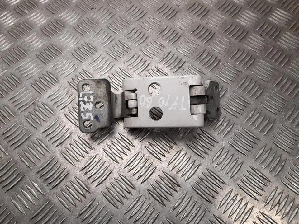 VW CRAFTER Furgon oven osa 7C0827151A