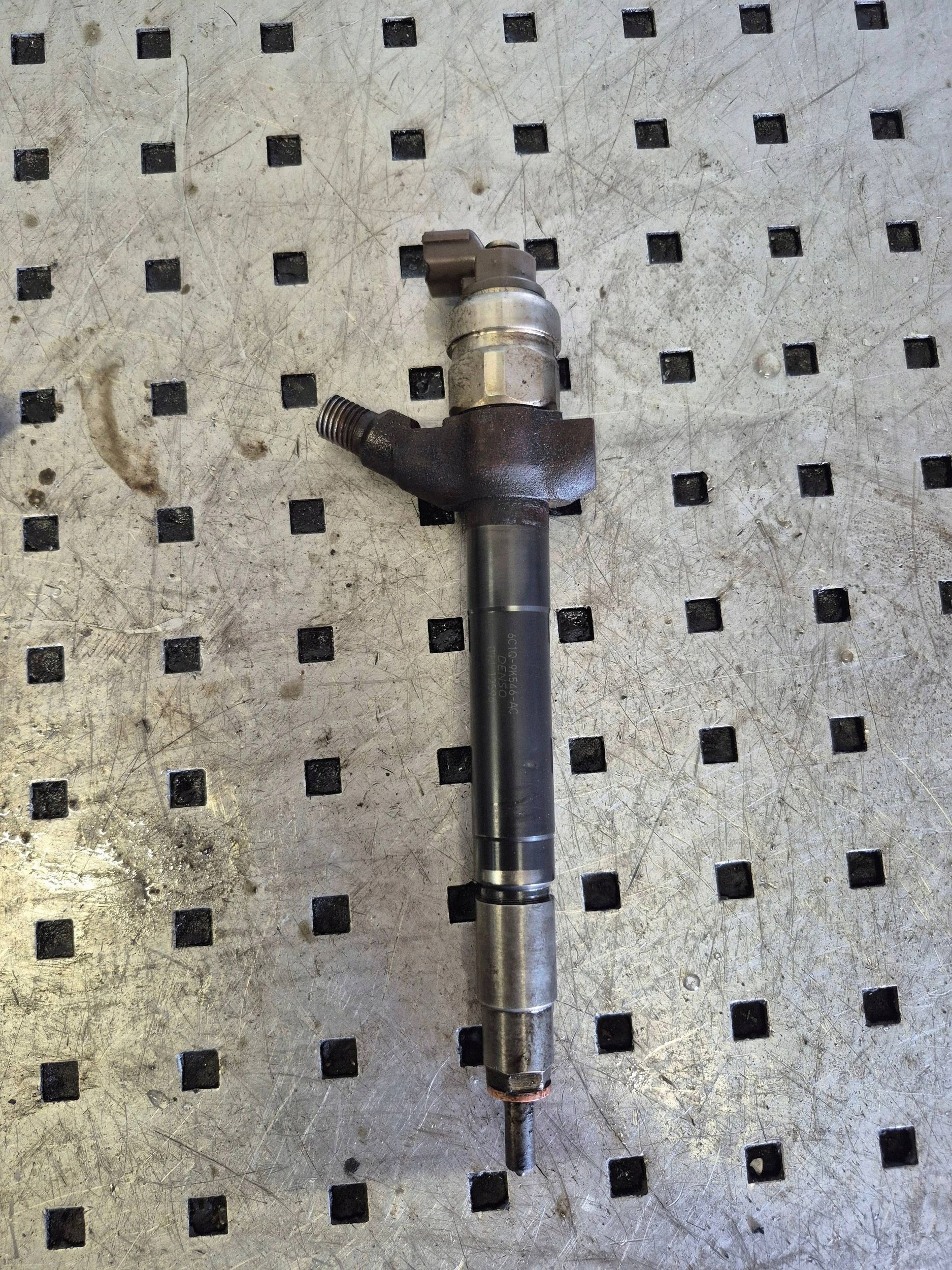 Inyector Fiat OE 6c1q9k546ac Usado image 2