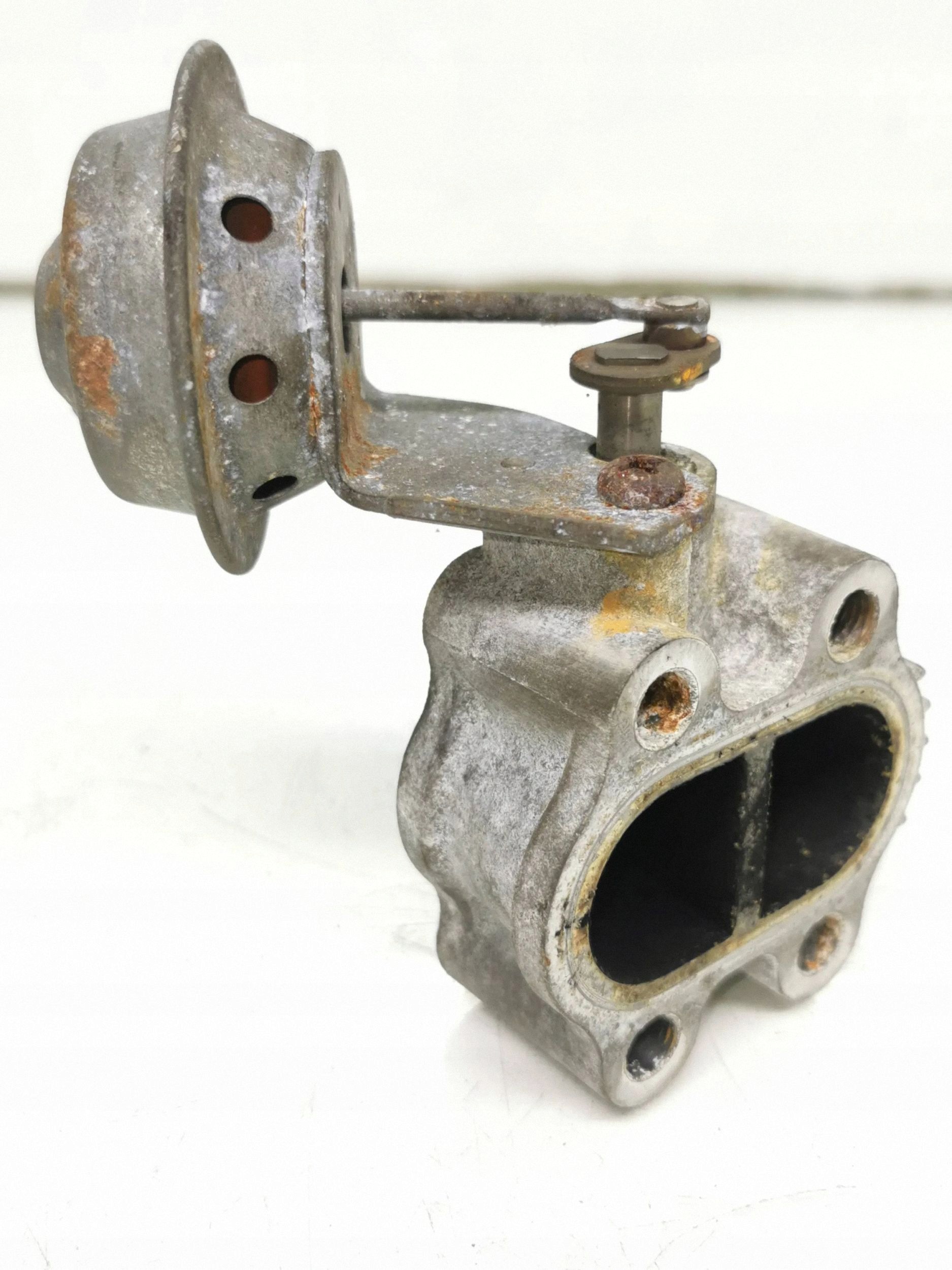 Toyota RAV4 XA30 EGR-klep FRC96306 image 2