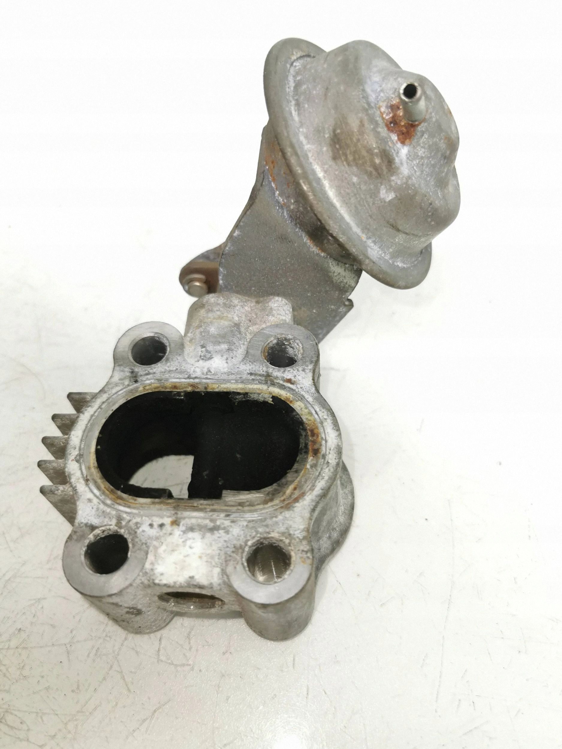 Toyota RAV4 XA30 EGR-klep FRC96306 image 4