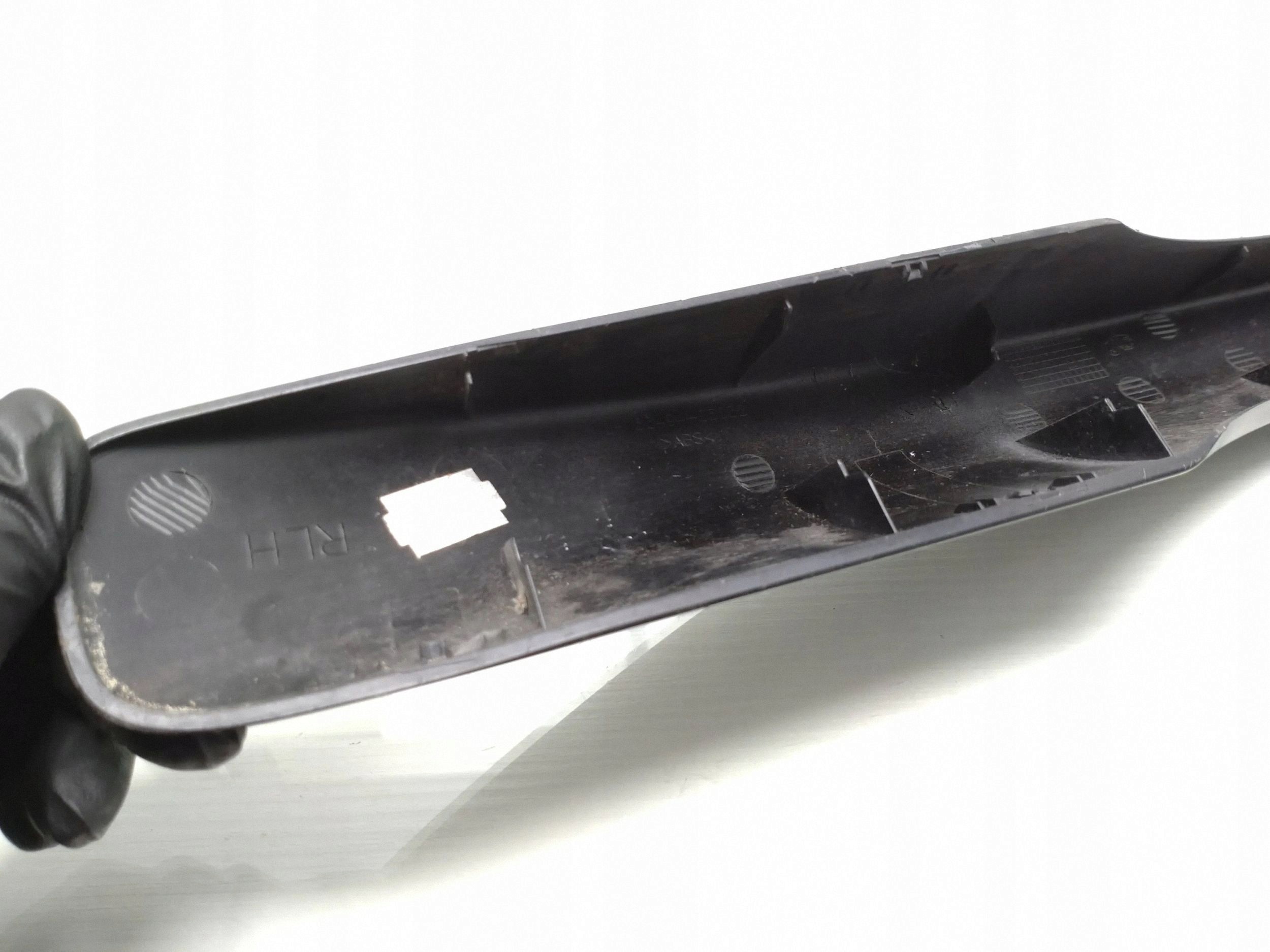 Toyota Avensis T25 Relingabdeckung links hinten Kombi 03-08 image 6