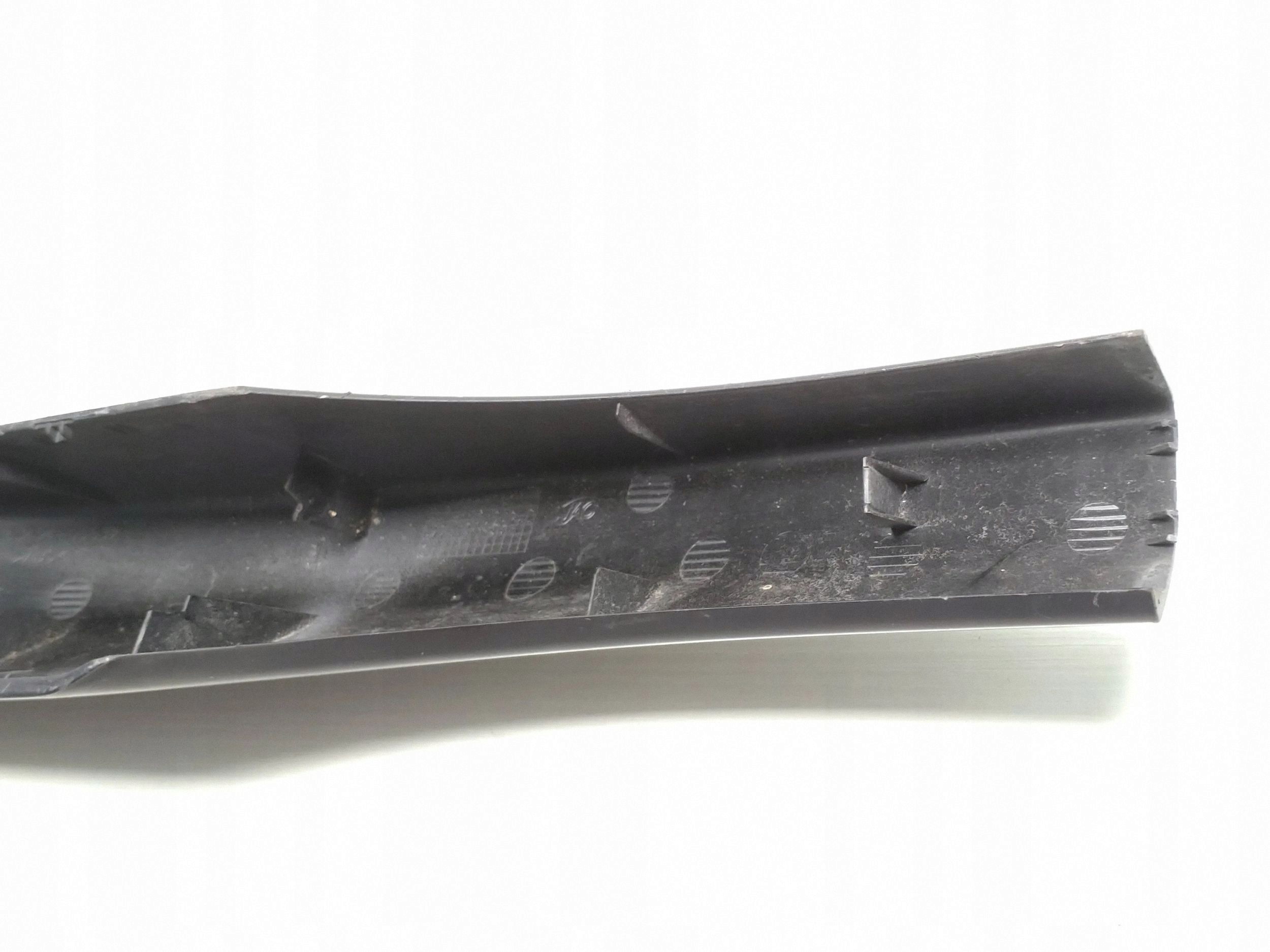Toyota Avensis T25 Relingabdeckung links hinten Kombi 03-08 image 7