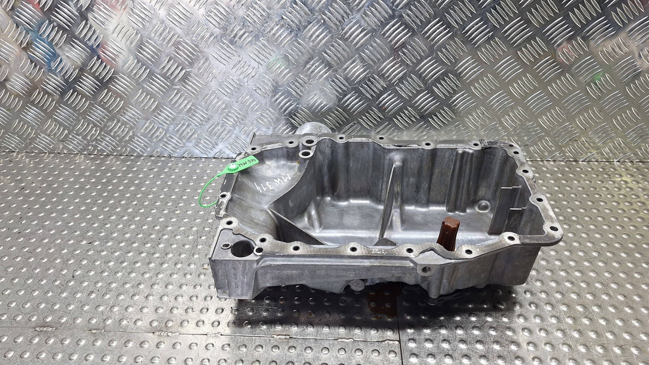 Oliepan met sensor VW Audi Skoda Seat 1.5 TSI image 3