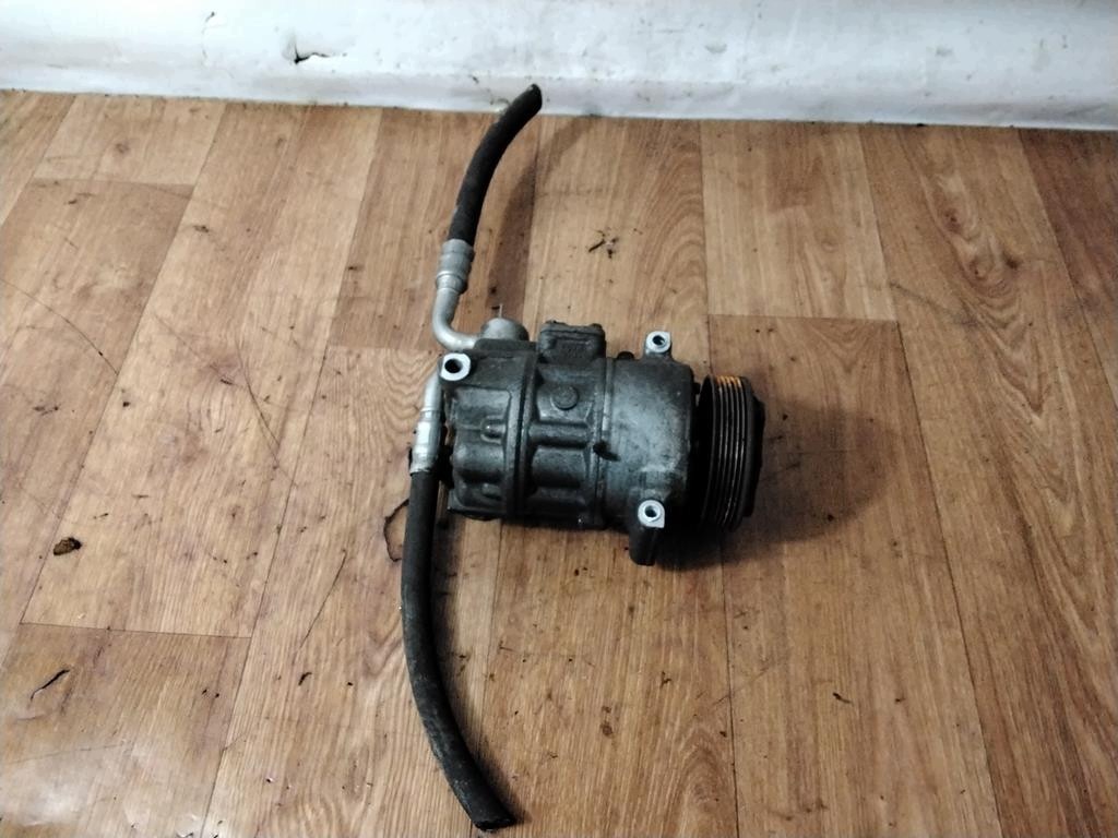 Compresor A/C VW Golf V 1K0820859F Usado image 2