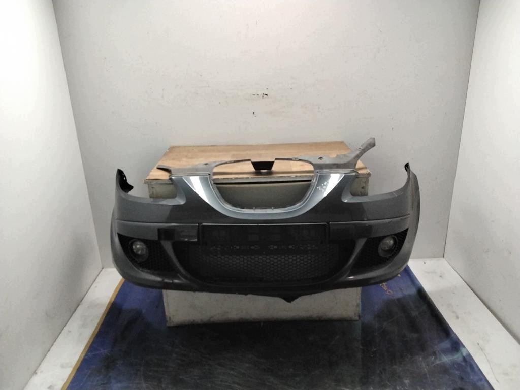 SEAT Altea XL Frontbumper F-168399- image 2