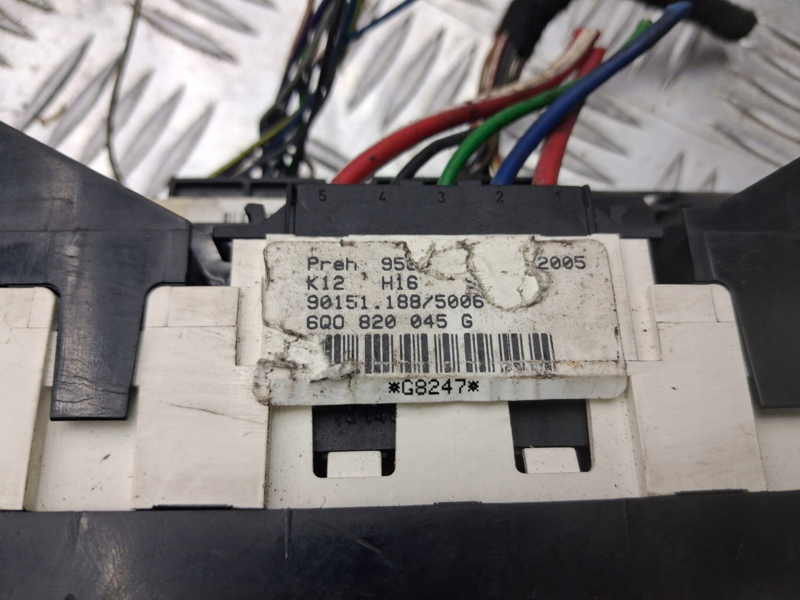 VW Polo Climate Vent Panel 6Q0820045 Used image 4