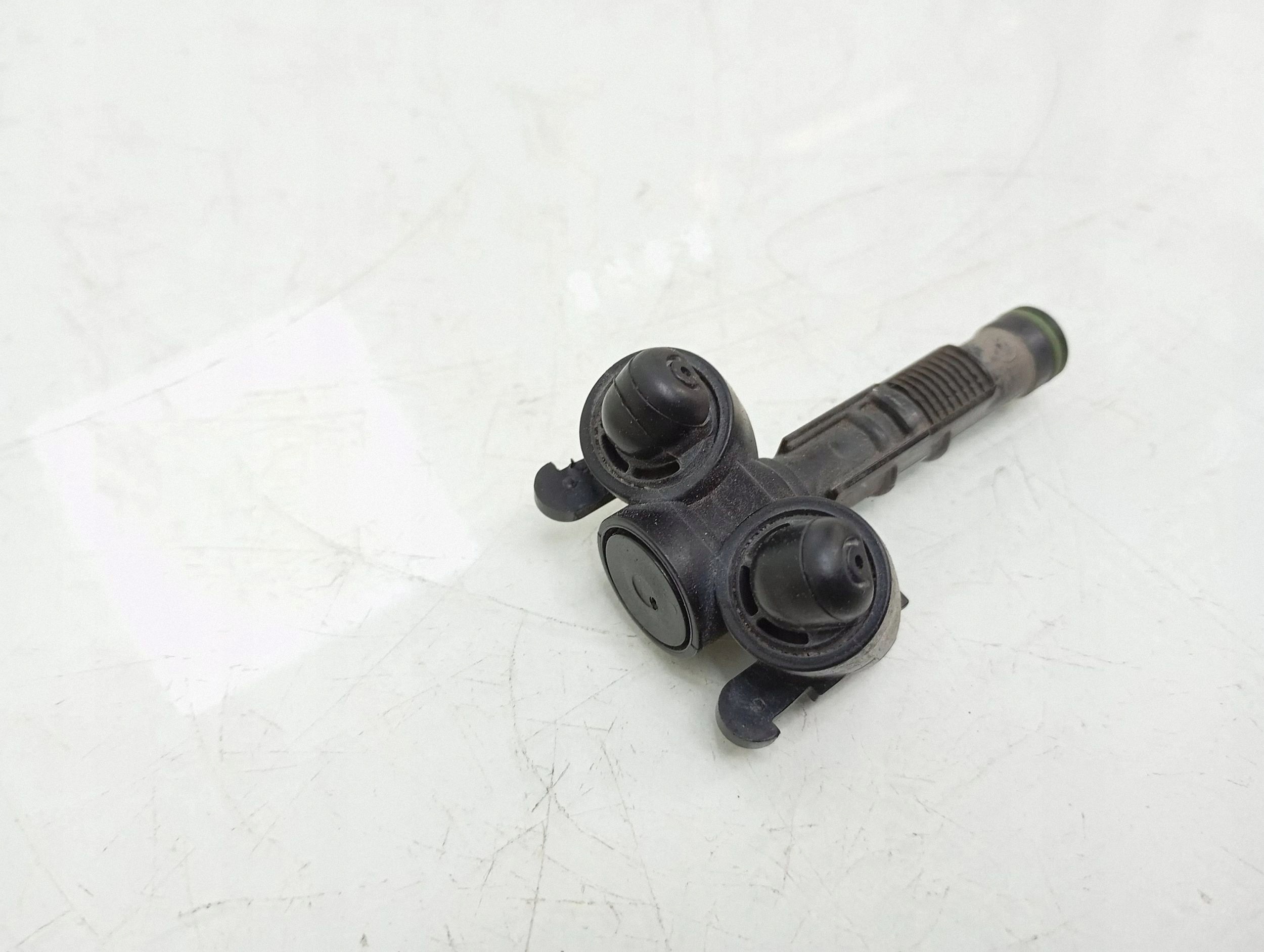 Lave-projecteur Tiguan 2008 VW OE 1308600091 image 2