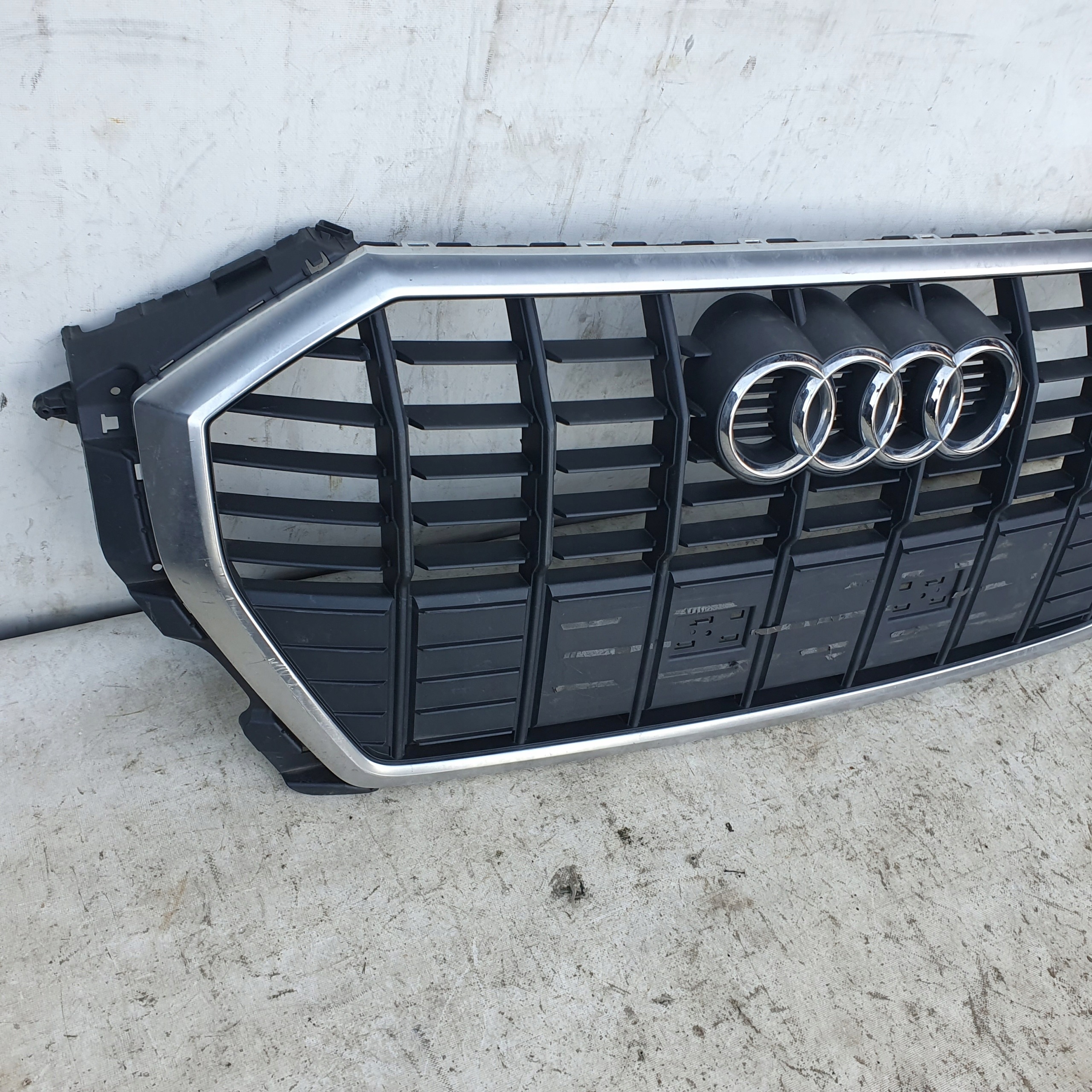 Grille de calandre Audi Q3 II 83A853651 image 4