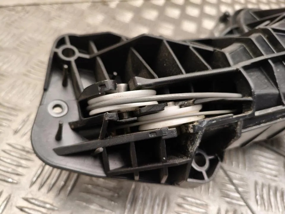Dörrstängare bak höger Mercedes VITO W447 image 4