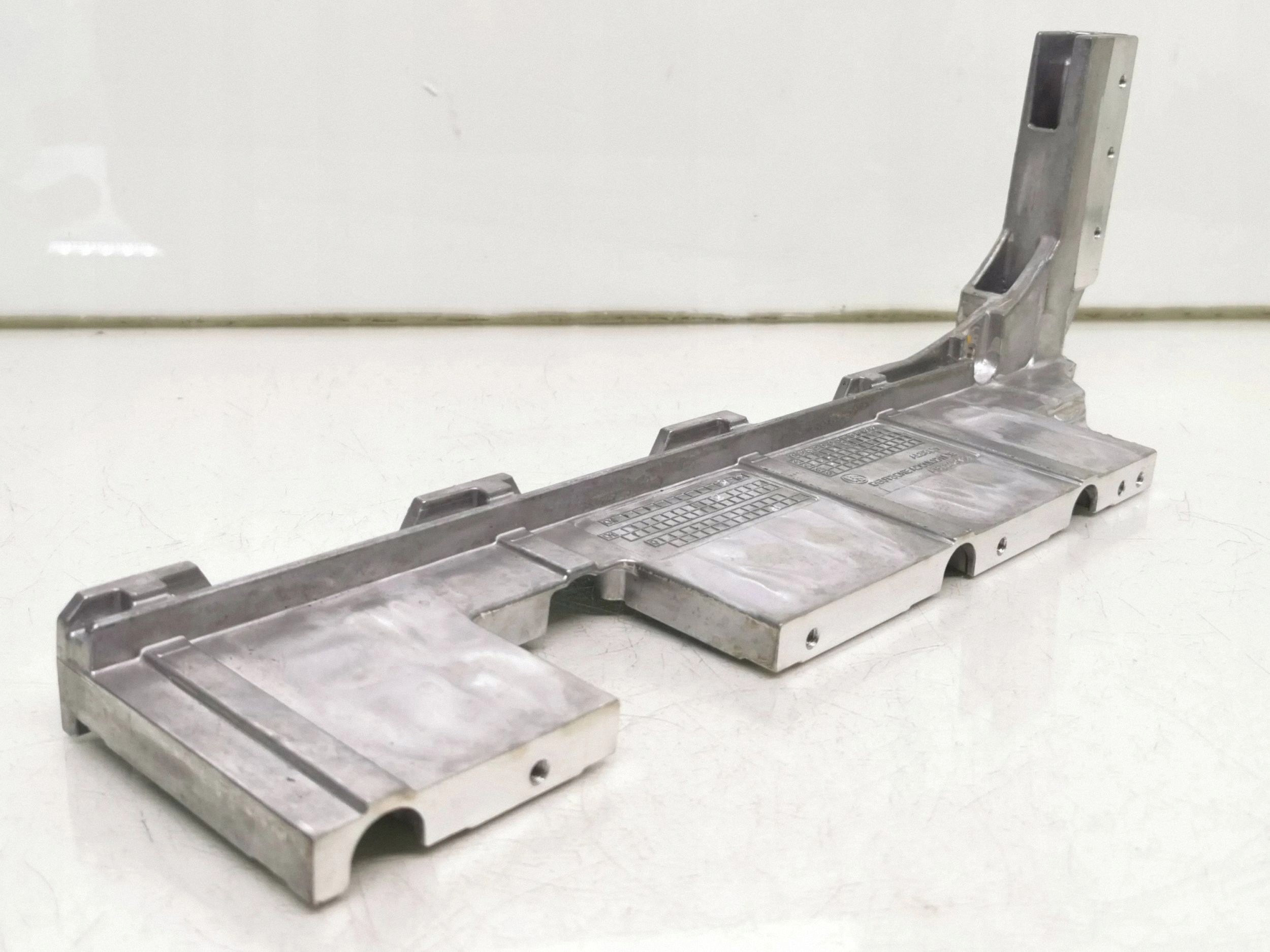 Support batterie traction Mercedes EQC A7893431914 image 2