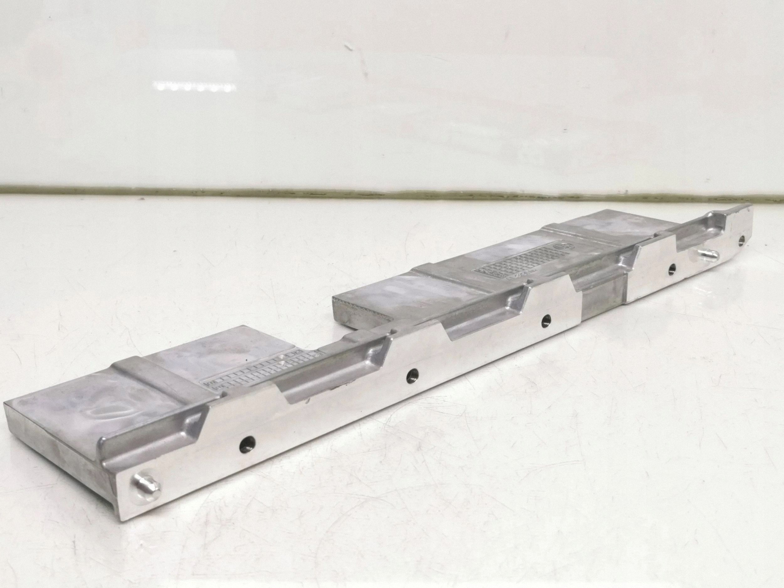 Support batterie traction Mercedes EQC A7893439806 image 3