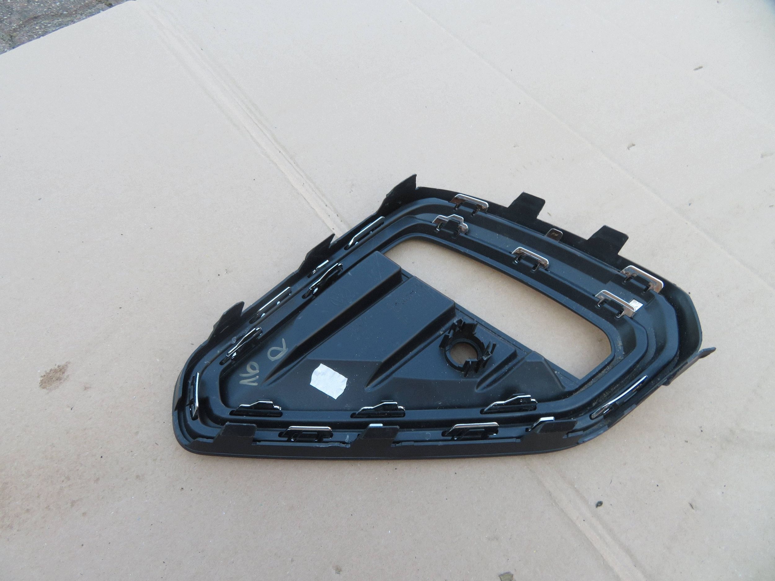 VW T-Cross T-Cross Lift 2GM807796A-REMO etusäleikkö image 8