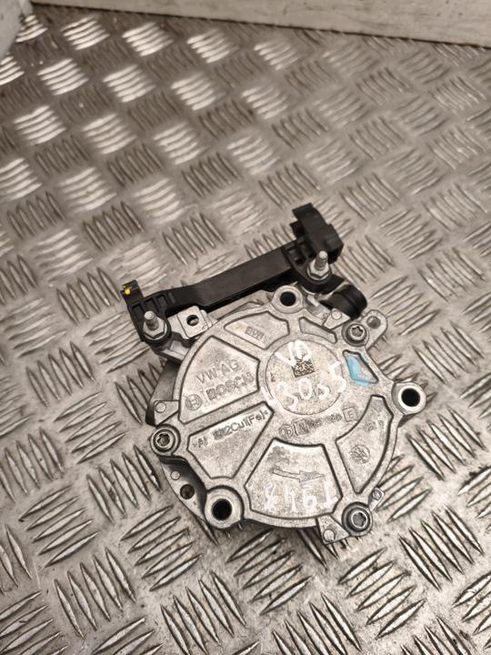 Bomba de vacío Audi A5 8W 2.0 TFSI 06N145100E image 3