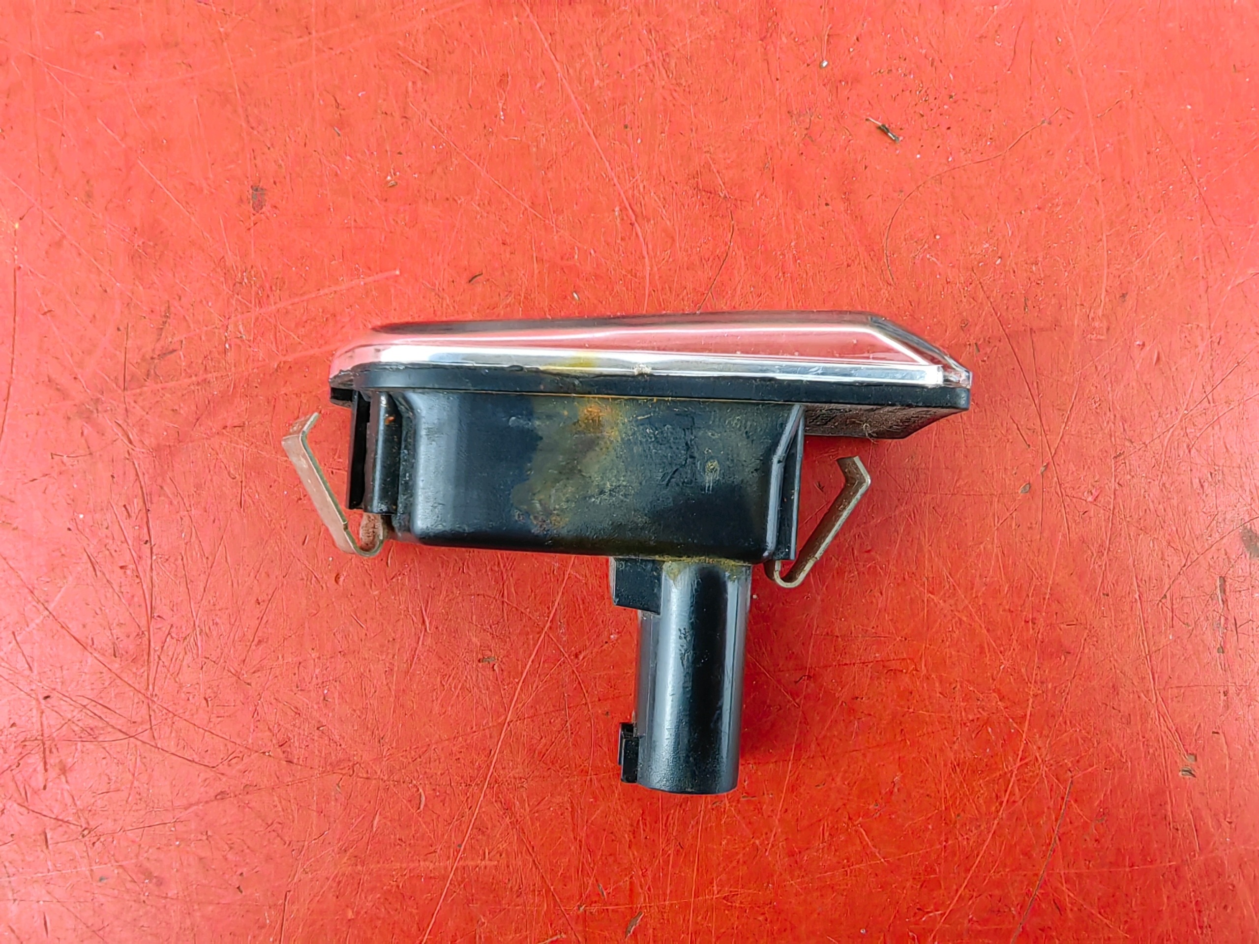 Audi R8 Direction indicator lamp 42947237 image 3