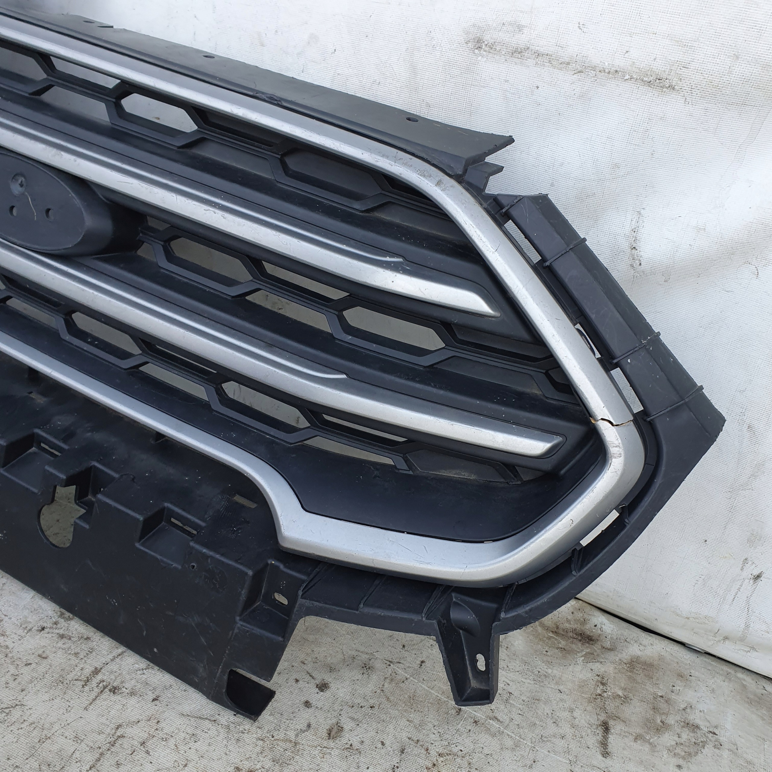 Grade Dianteira Ford EcoSport GN1517B968 Usada image 5