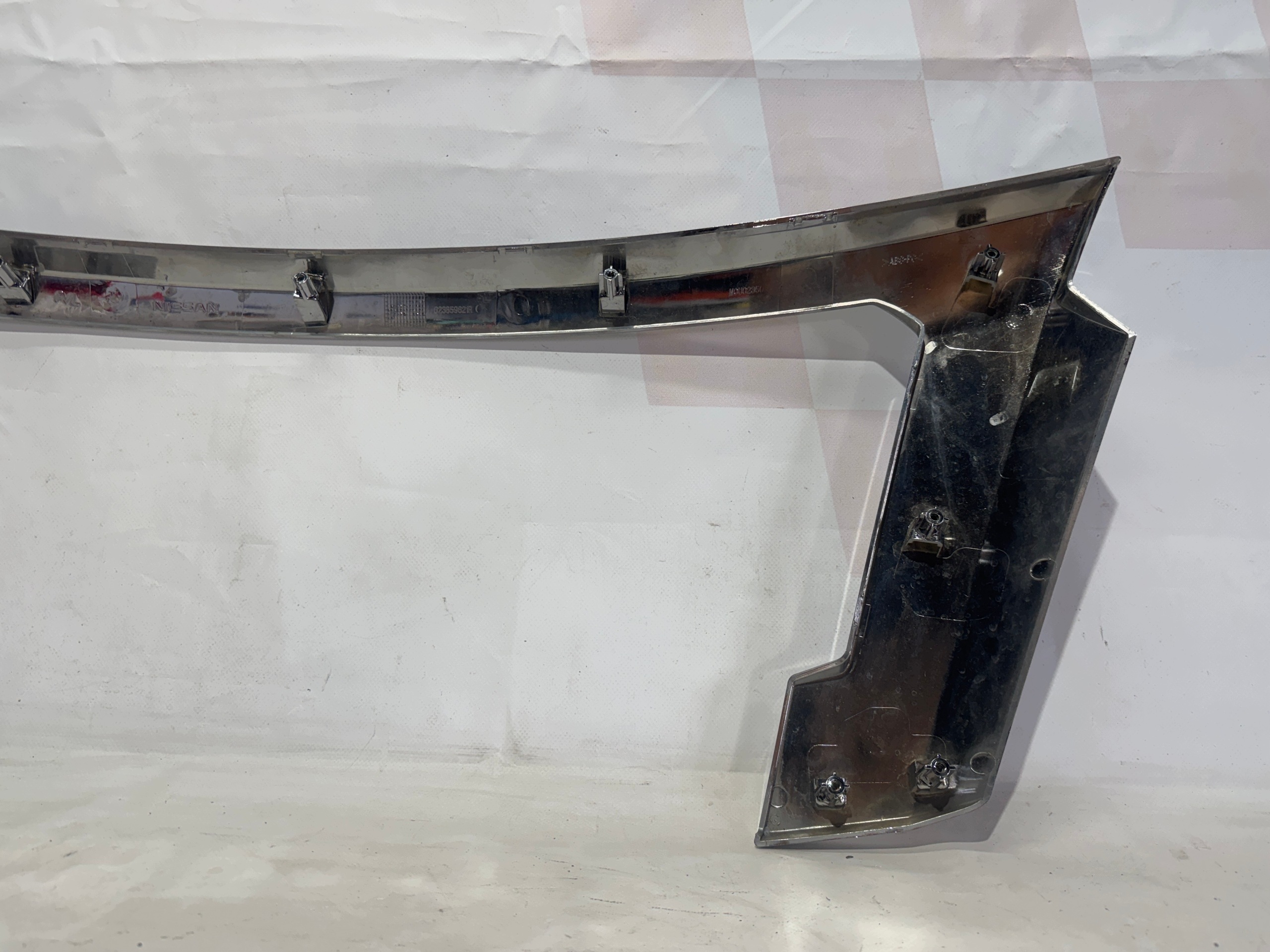 Calandre chromée Nissan NV300 623859621R image 6