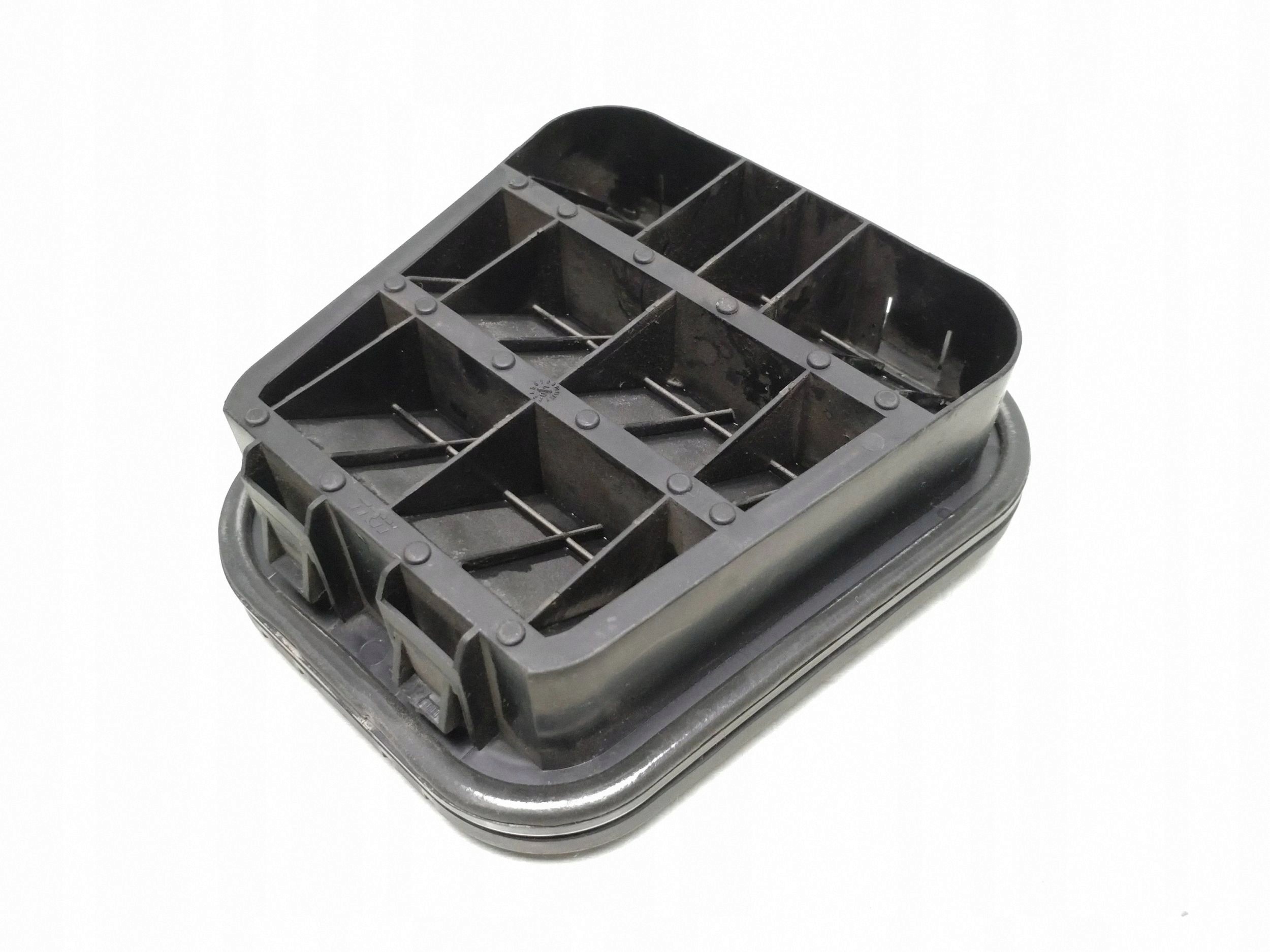 Audi A6 S6 C5 4B Ventilationsgaller 8b0819181b image 3
