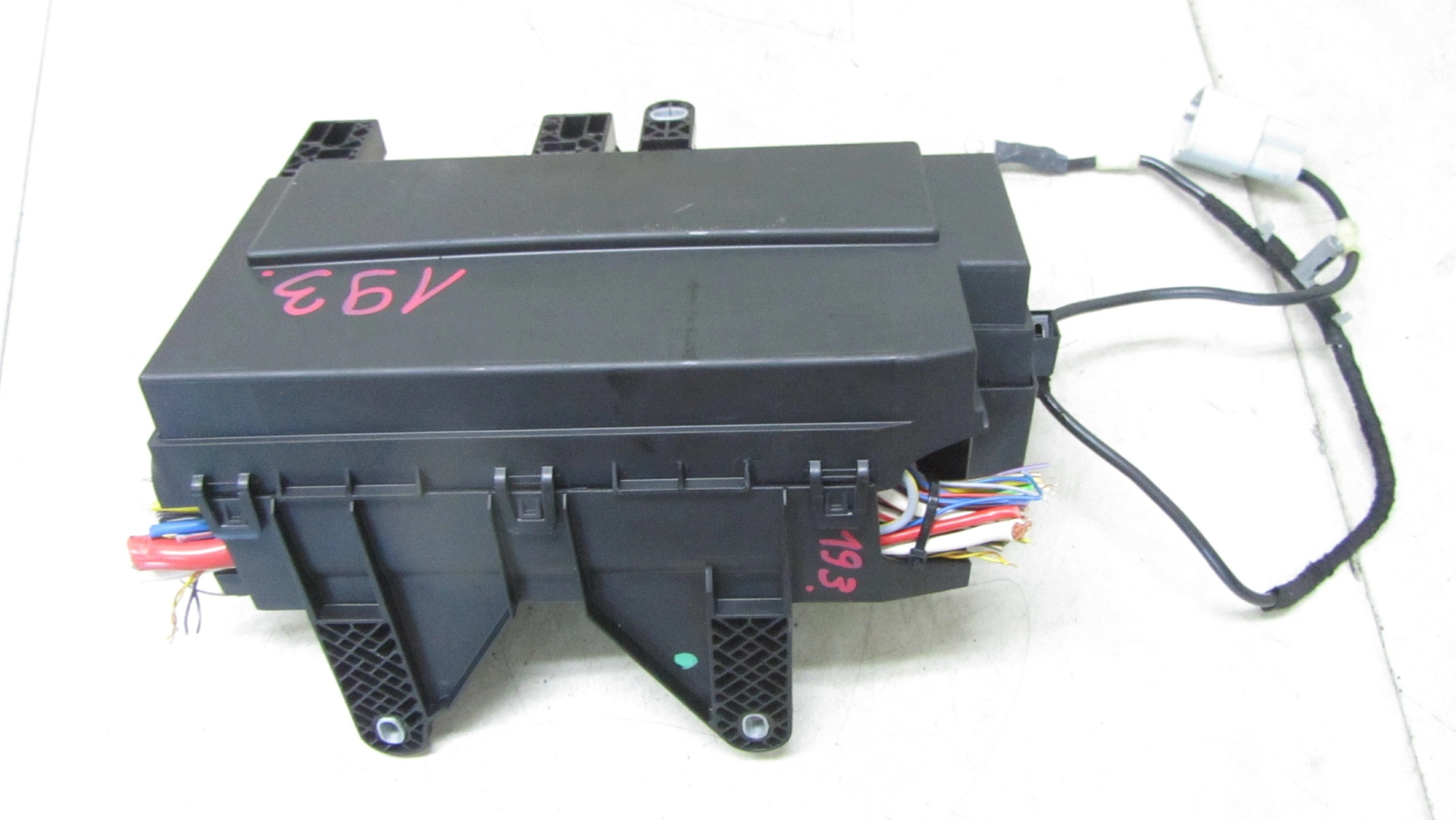 Caja Fusibles Jaguar XE GX73-14A067-DB image 2