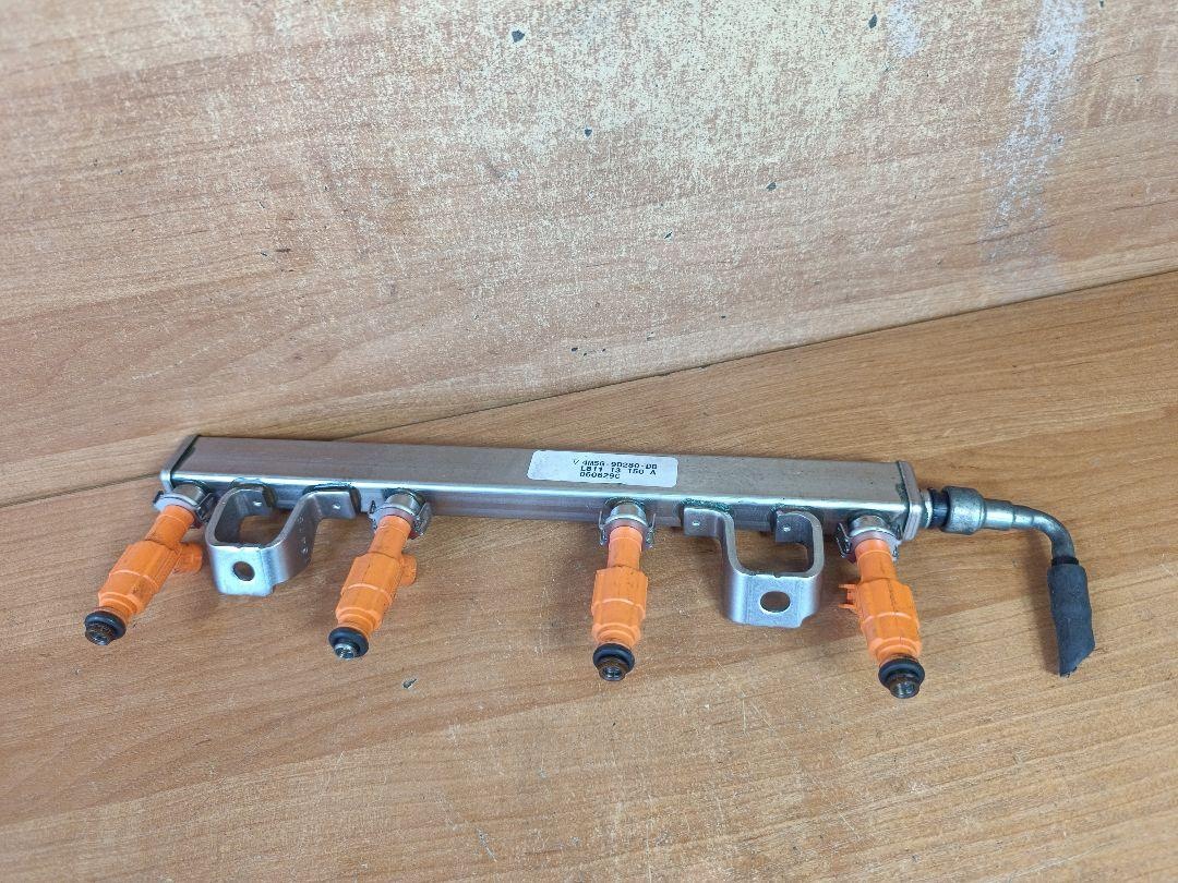 Fuel Rail w/ Injectors Ford Focus MK2 1.8 16V image 2