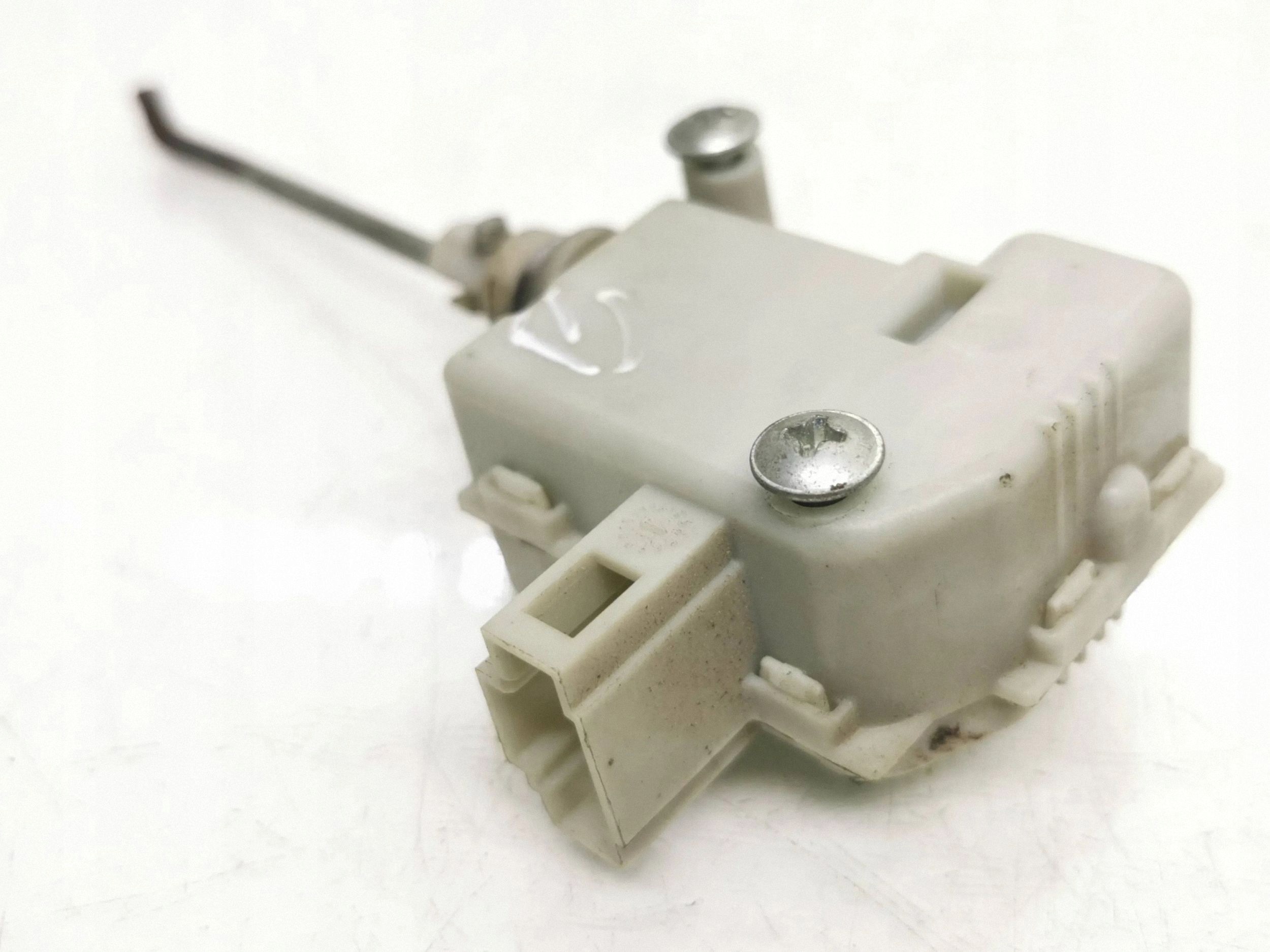Actuateur verrouillage central VW Golf IV 1J6862159A image 2