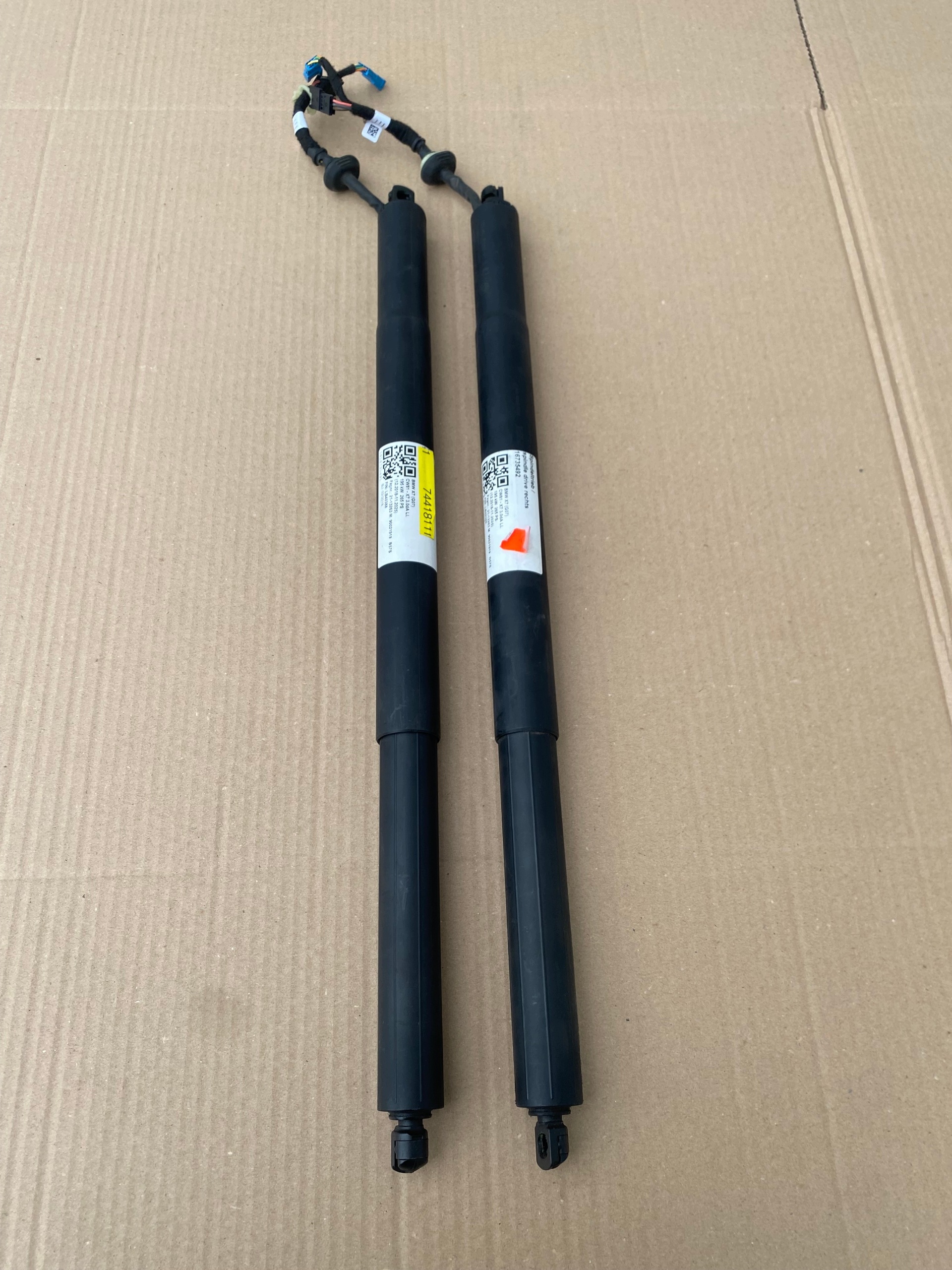 BMW X7 G07 Heckklappendämpfer links/rechts image 2