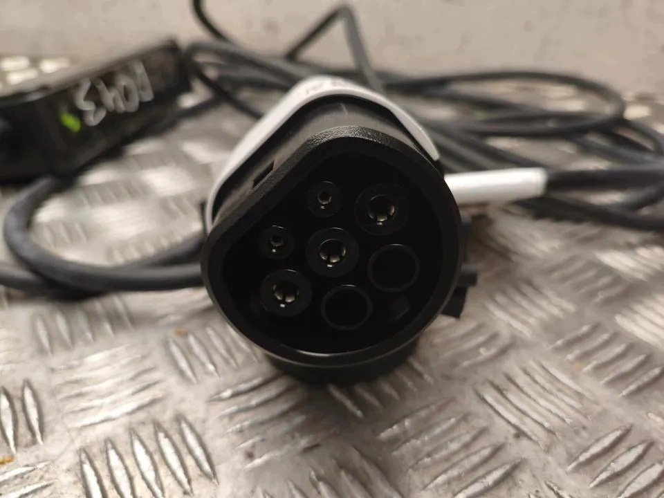 Cable de carga Hyundai Kona SX2 91686BF060KB 2025