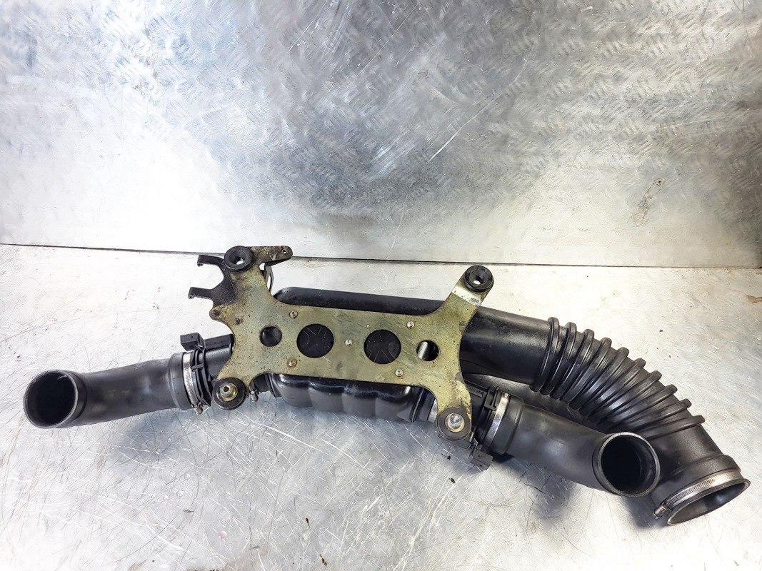 Ilmaputki 4.0 cdi V8 Mercedes W164 ML 420 450