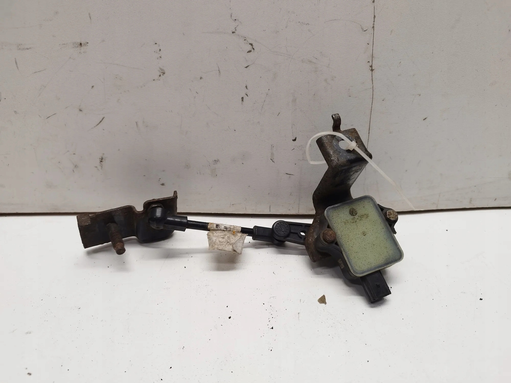 Sensor de Nível de Luzes Esquerdo Ford FR3V3C097A 2016 image 2