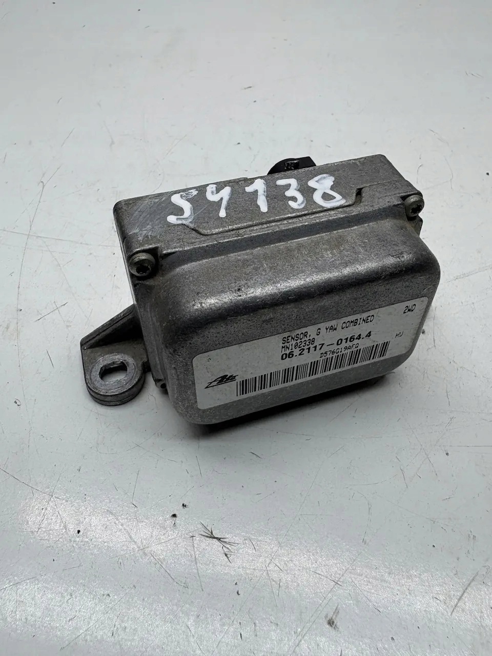 Capteur d'accélération Mitsubishi Grandis MN102338 image 2