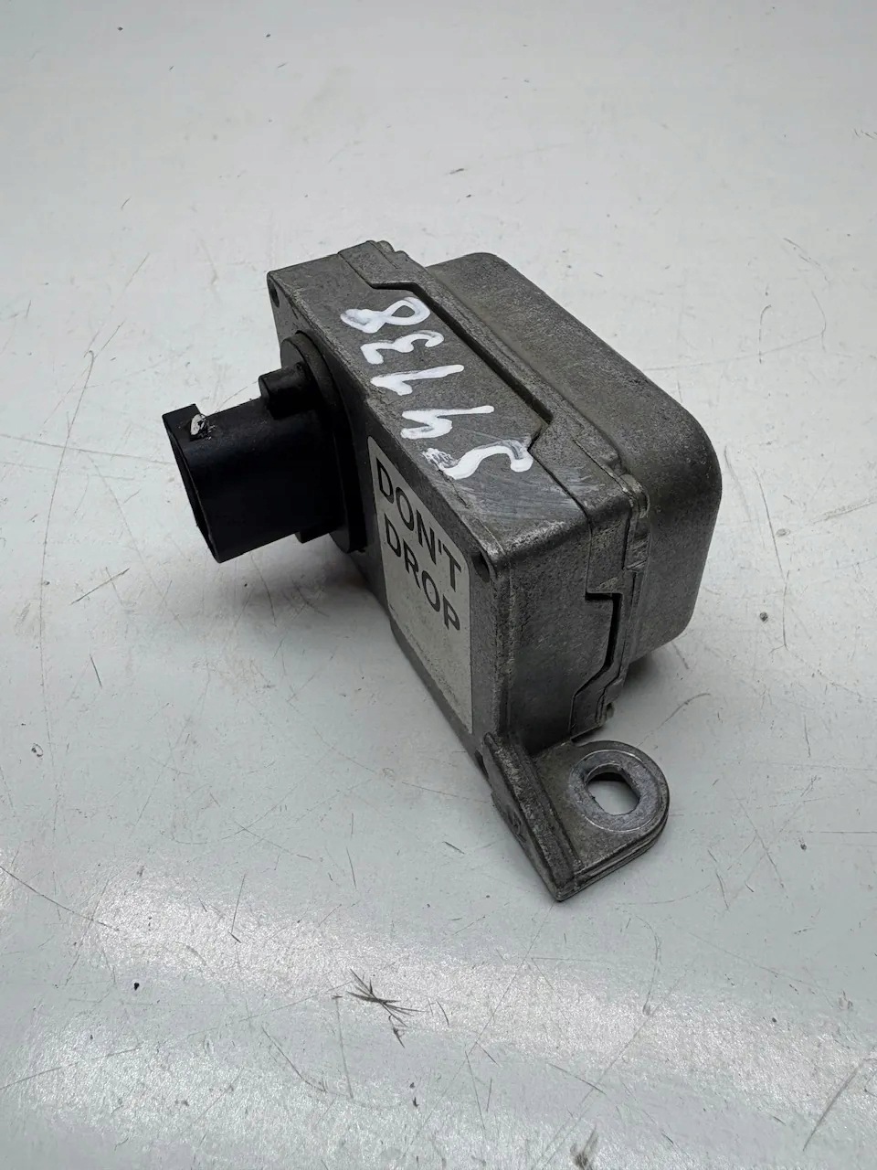 Capteur d'accélération Mitsubishi Grandis MN102338 image 4