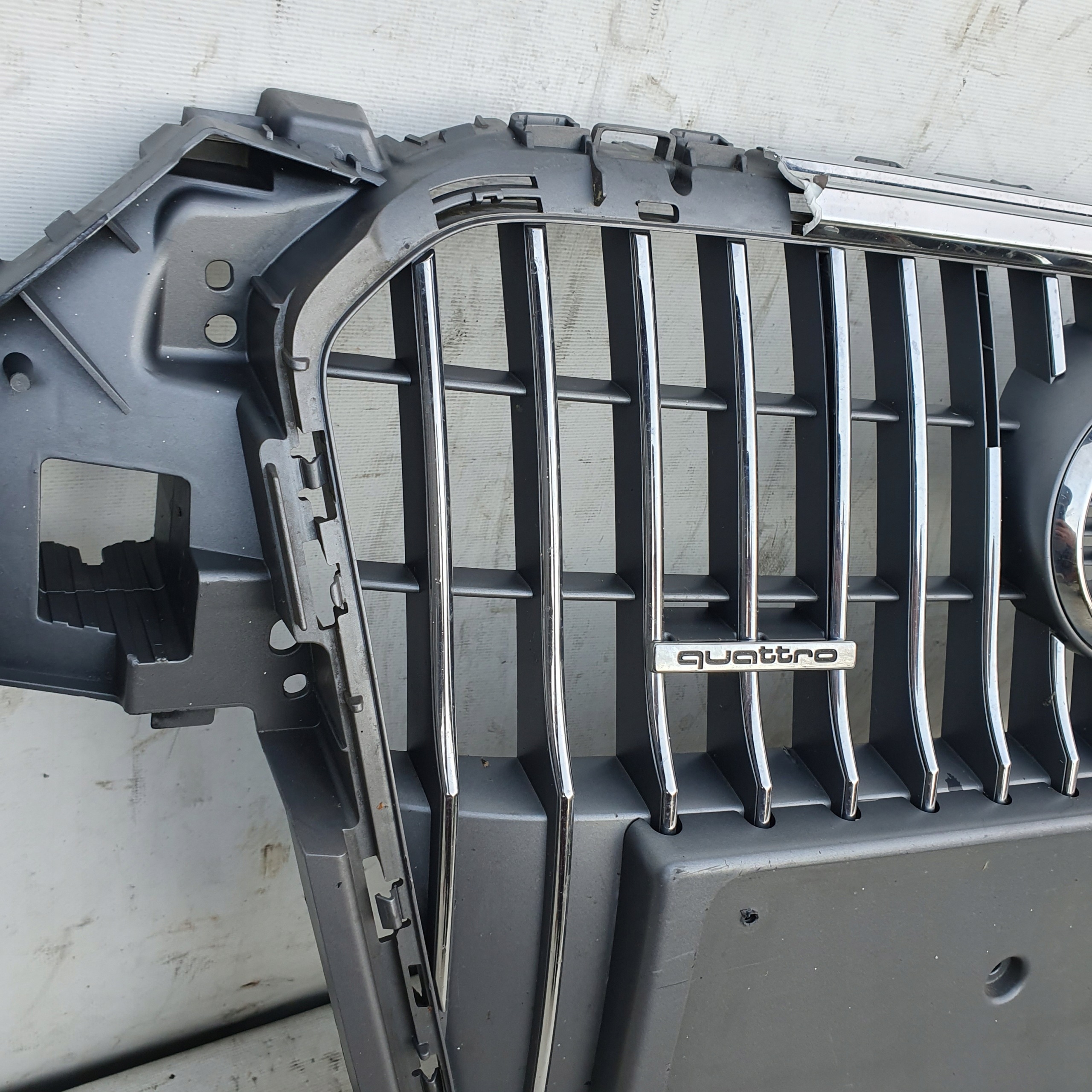 Calandre Audi A4 B8 Lift Allroad 8K0853651L image 5