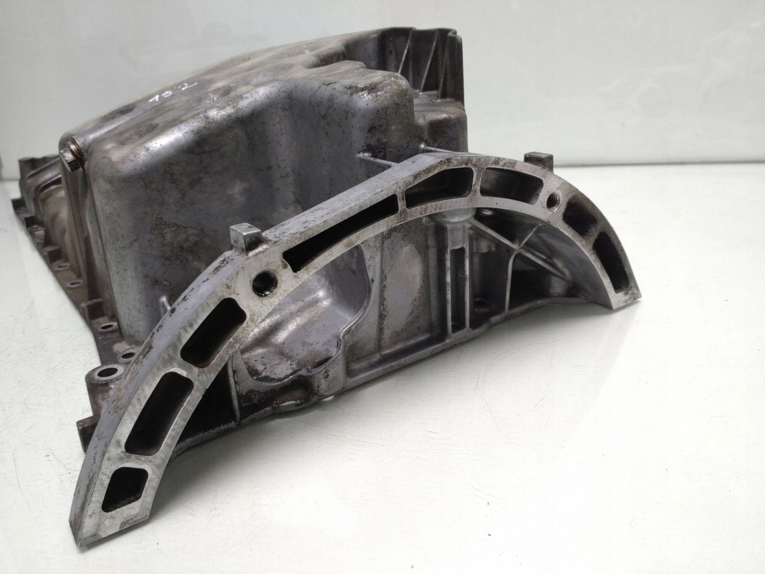 Carter d'huile Mercedes-Benz R6470140302 image 4