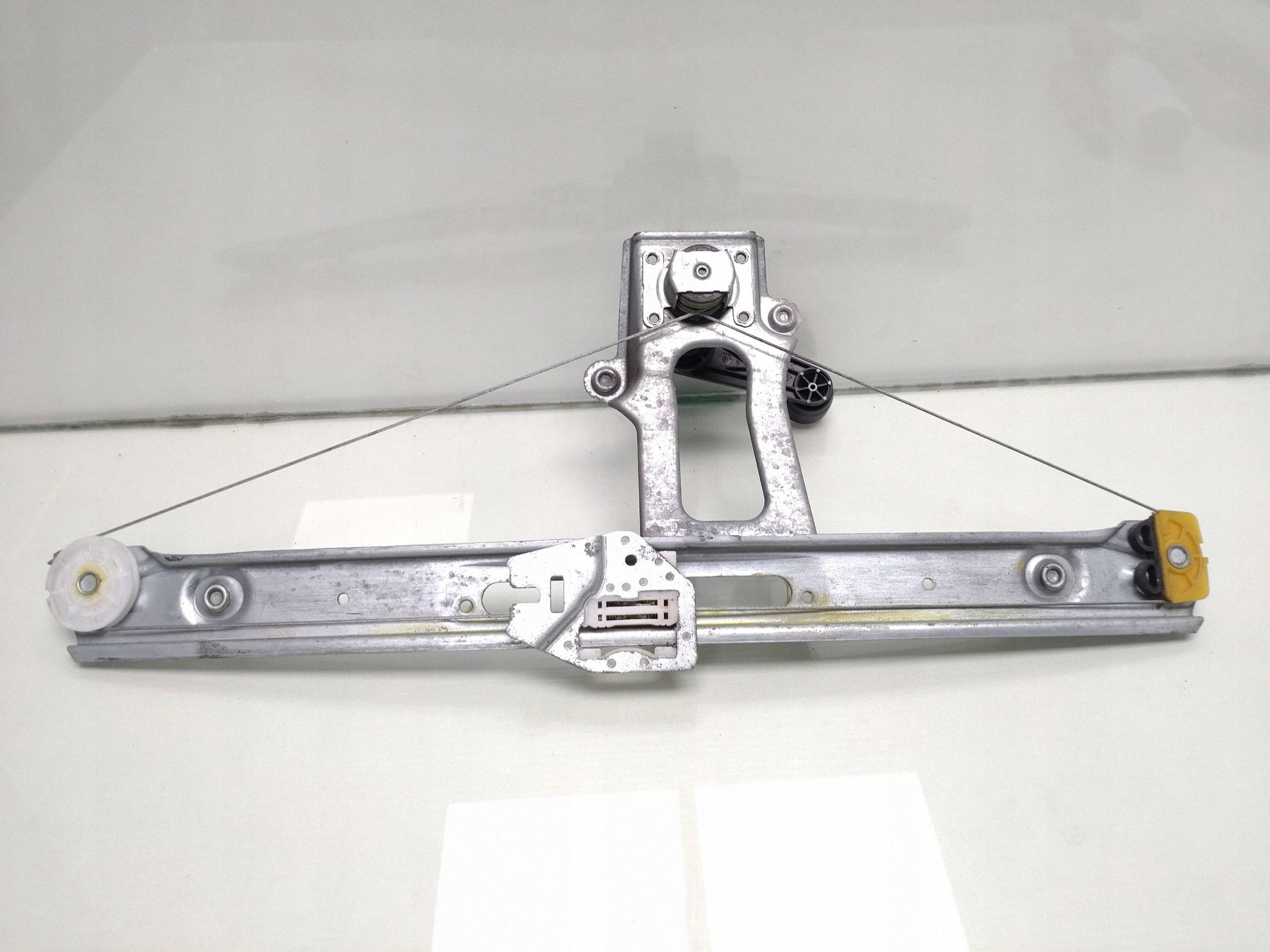 BMW 3 E46 Manual Window Regulator Rear Used image 3
