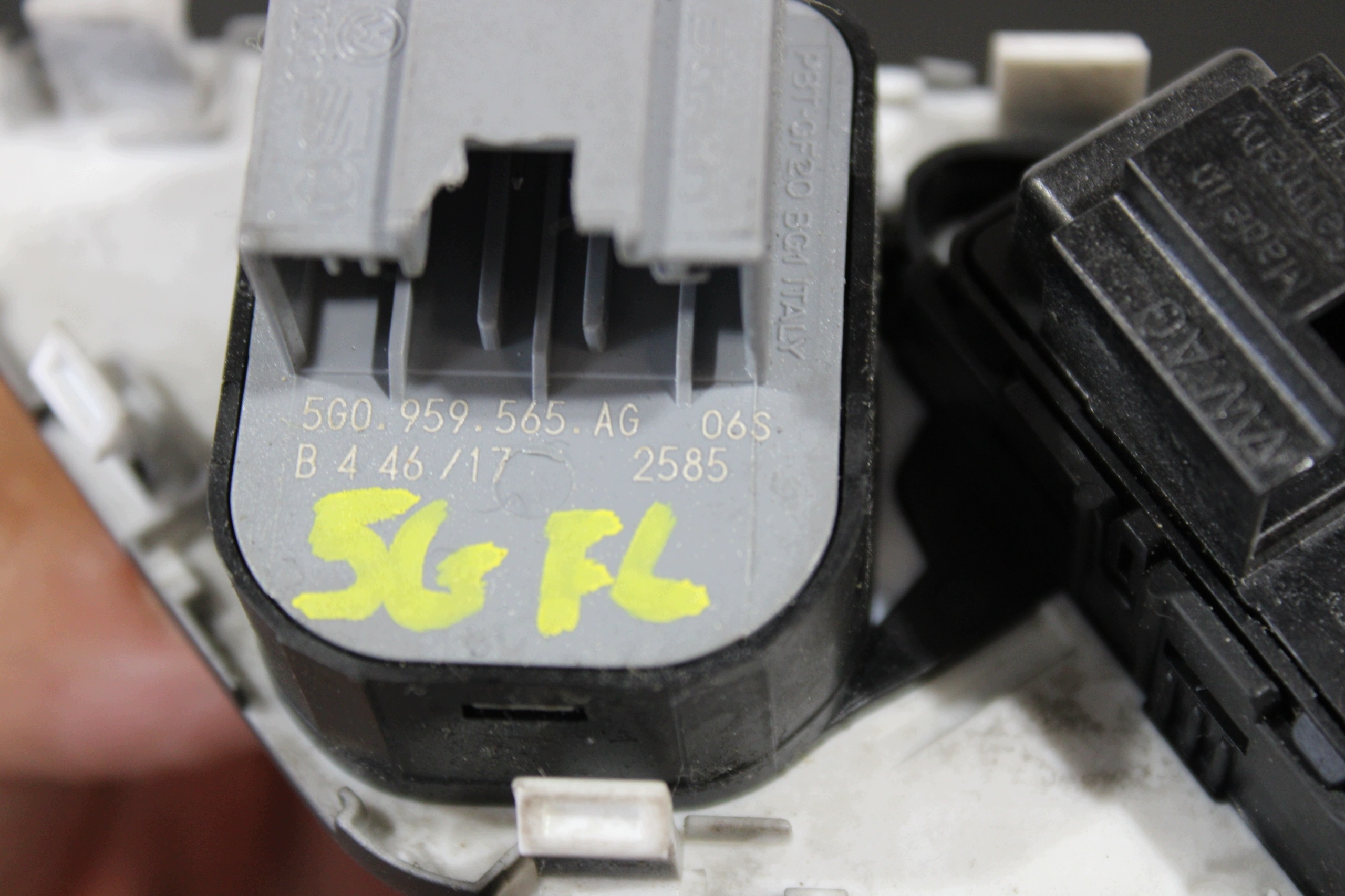 Mirror Adjustment Switch 5G0959565AG VW Golf VII 5G0