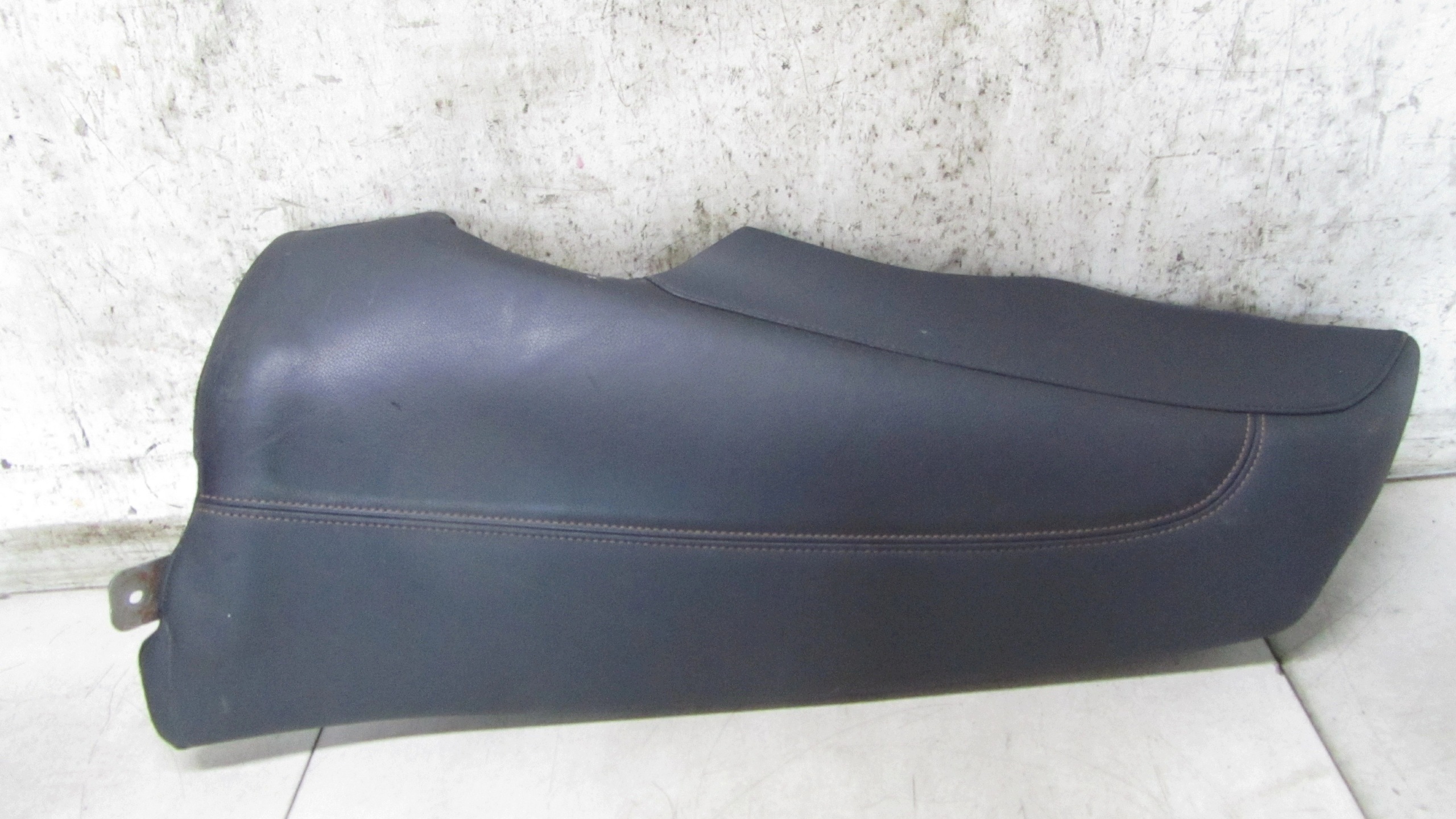 Pannello laterale sinistro posteriore Jaguar XE (X760) 17-24