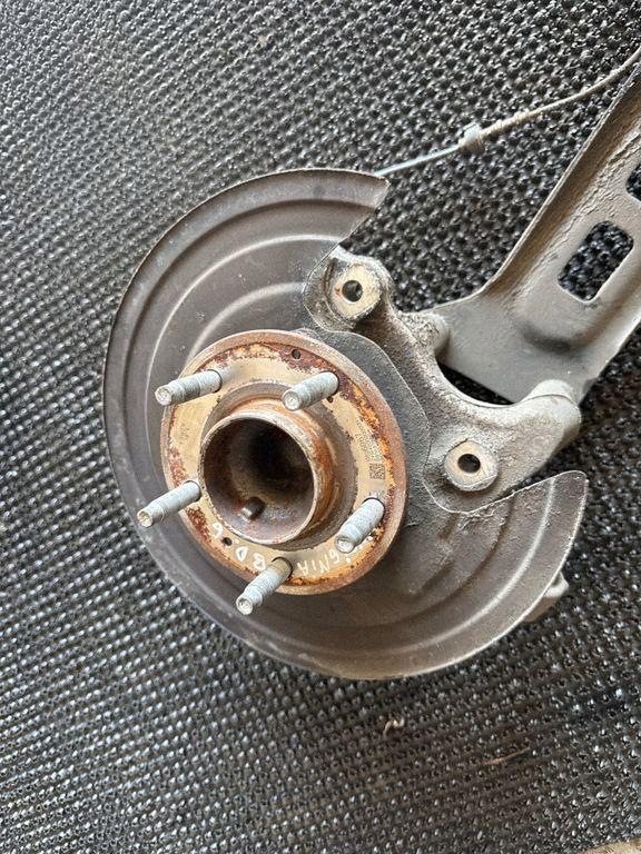 Piasta ruota posteriore destra OPEL INSIGNIA B Sports Tourer 22949387