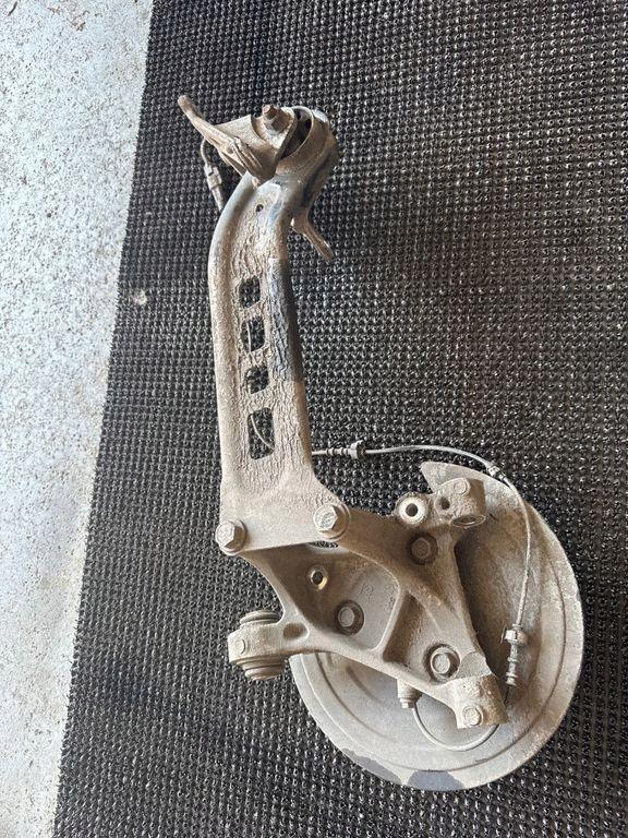 OPEL INSIGNIA B Taka oikea pyörännapa 22949387 image 4