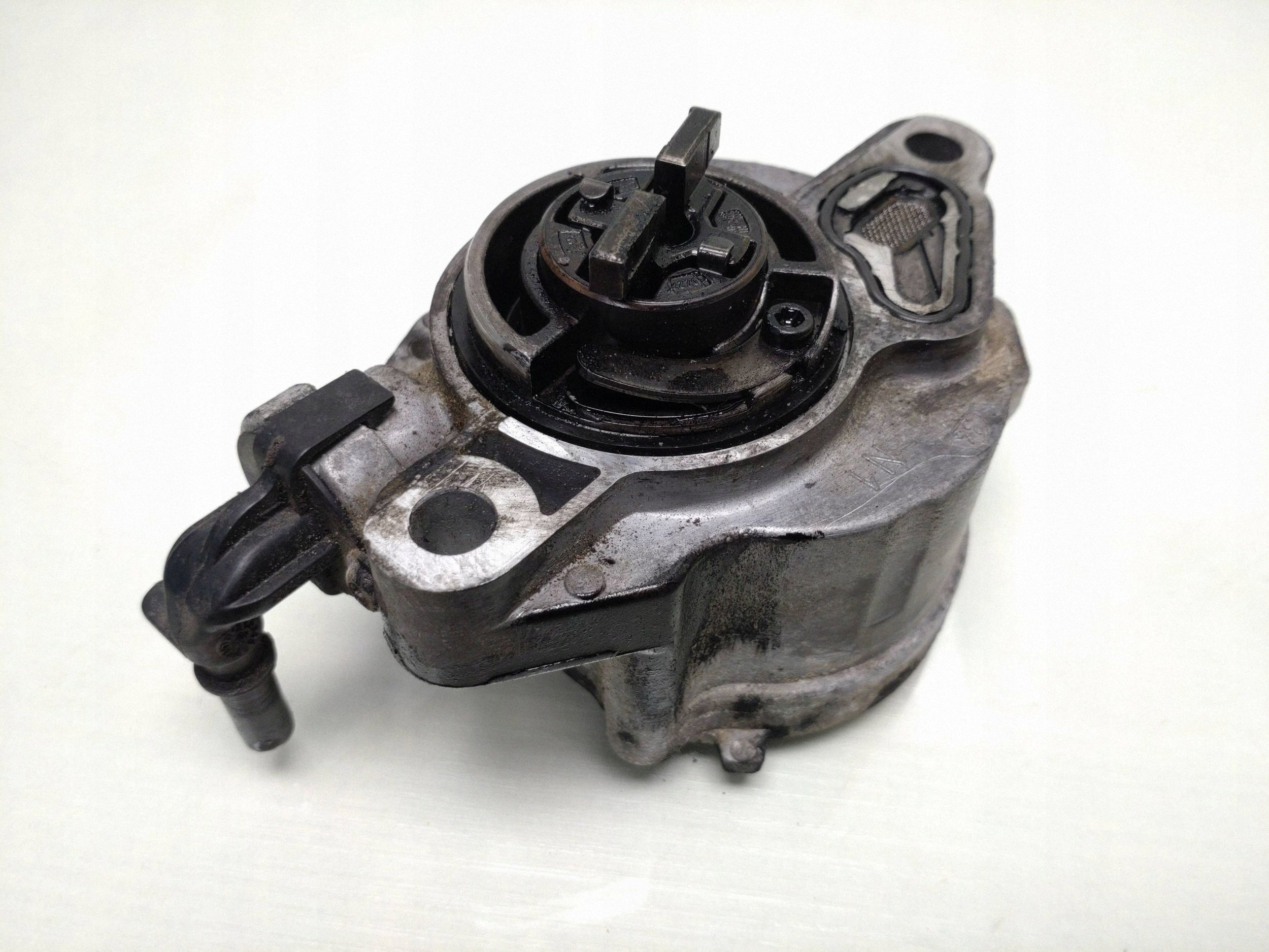 Vacuum Pump Peugeot 407 SW 1.6 HDi 80kW 2005 D1561A
