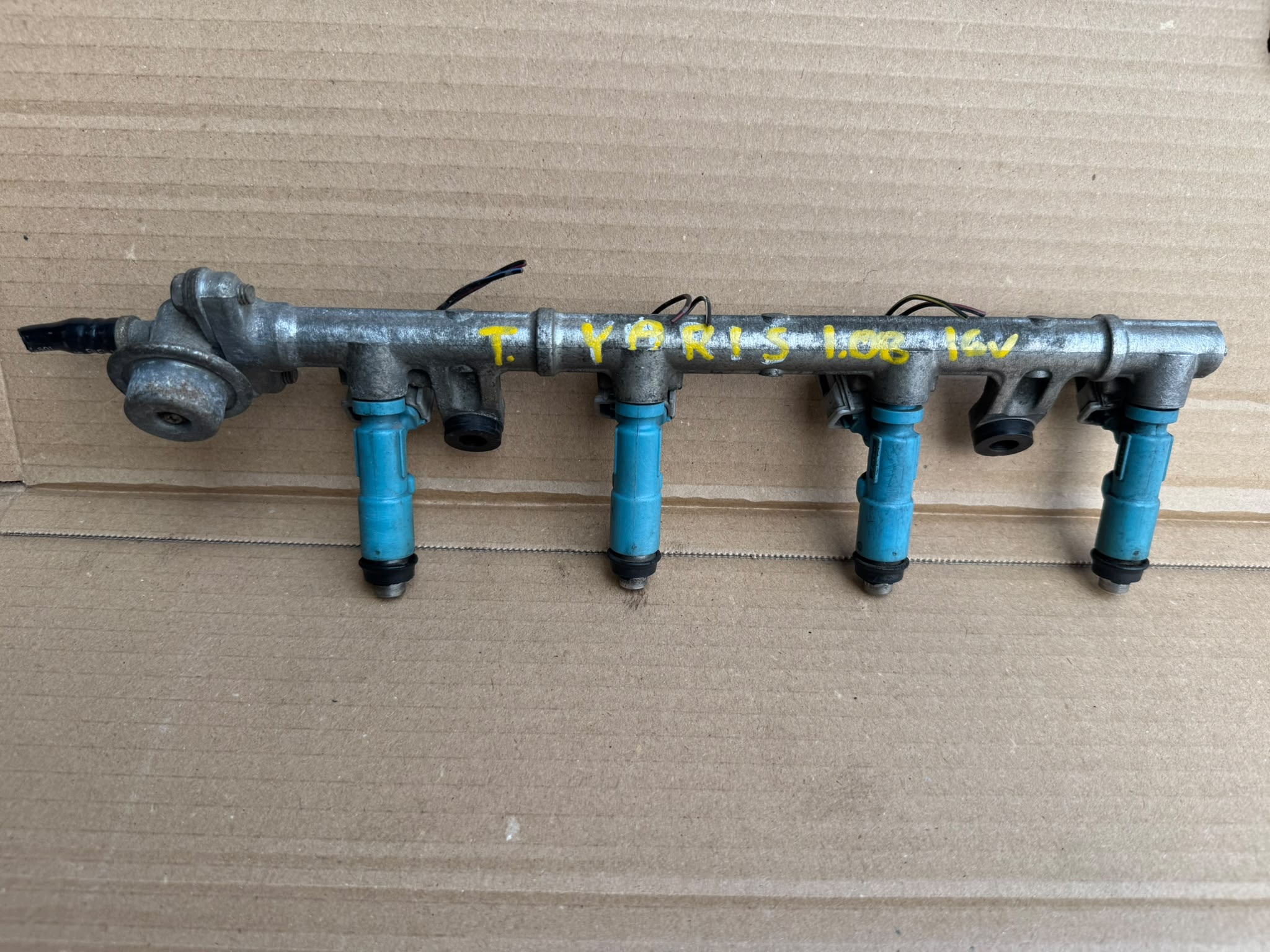 Fuel Injector Rail Toyota Yaris 1.0/1.3 VVT-i