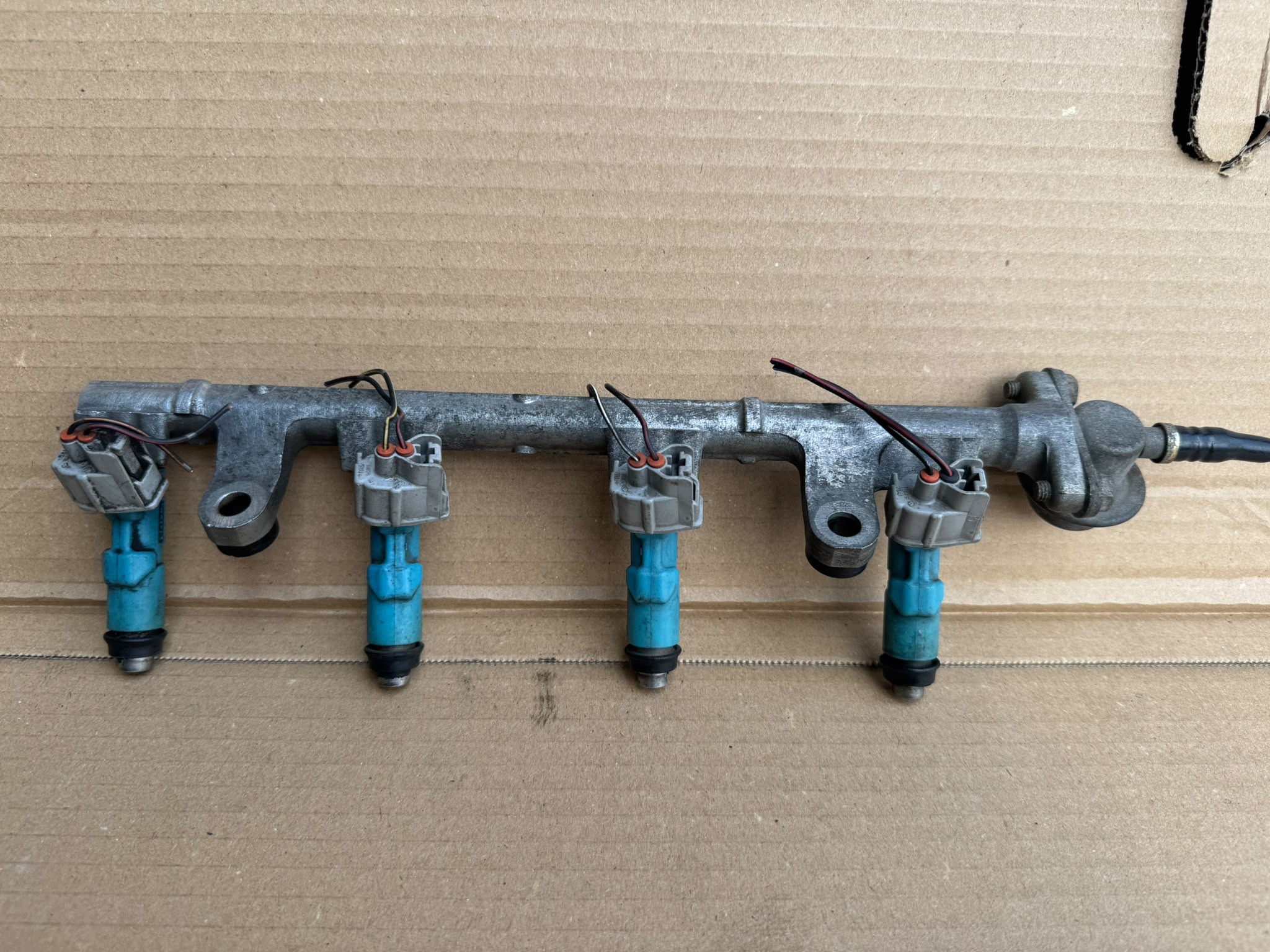 Einspritzleiste Kraftstoff Toyota Yaris 1.0/1.3 VVT-i