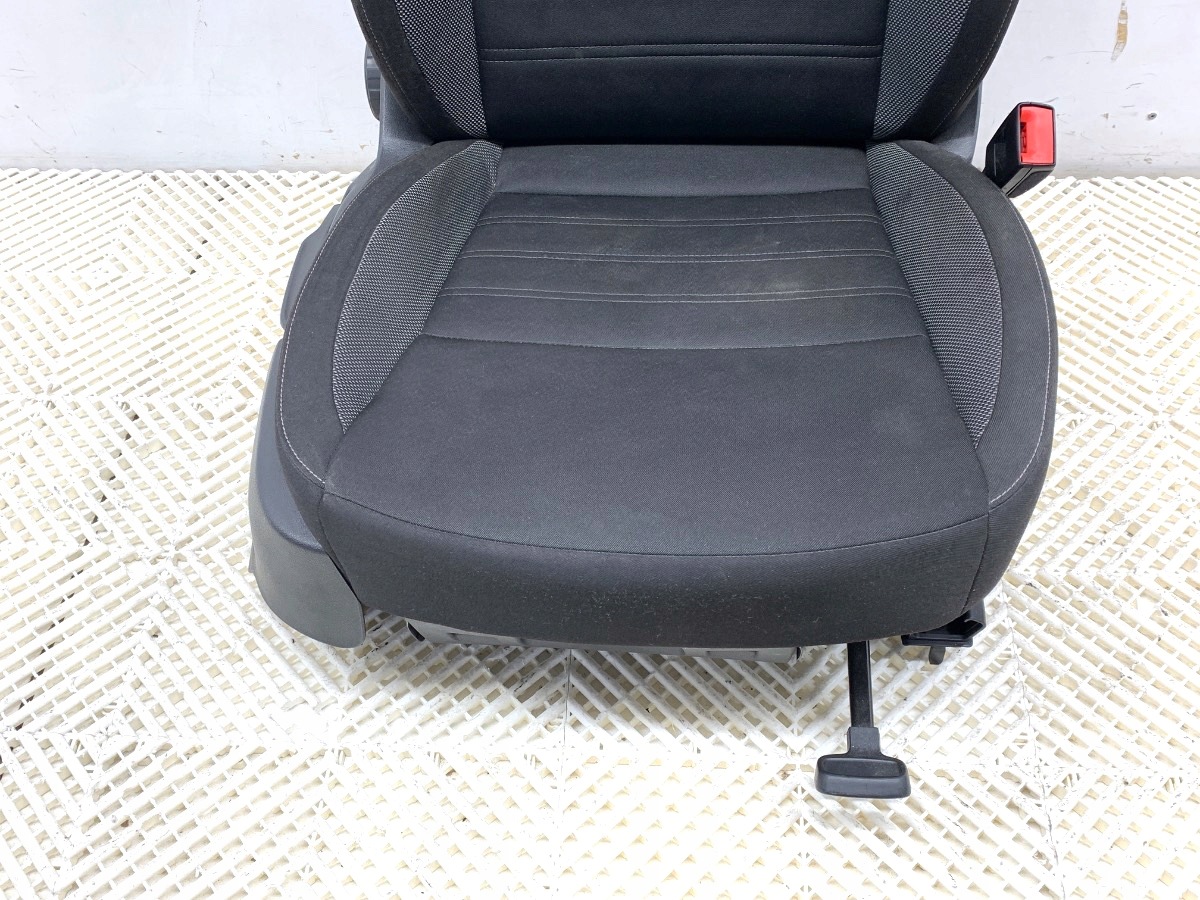Skoda Octavia III Kombi oikea etuistuin, OEM LORK-1867-58767 image 3