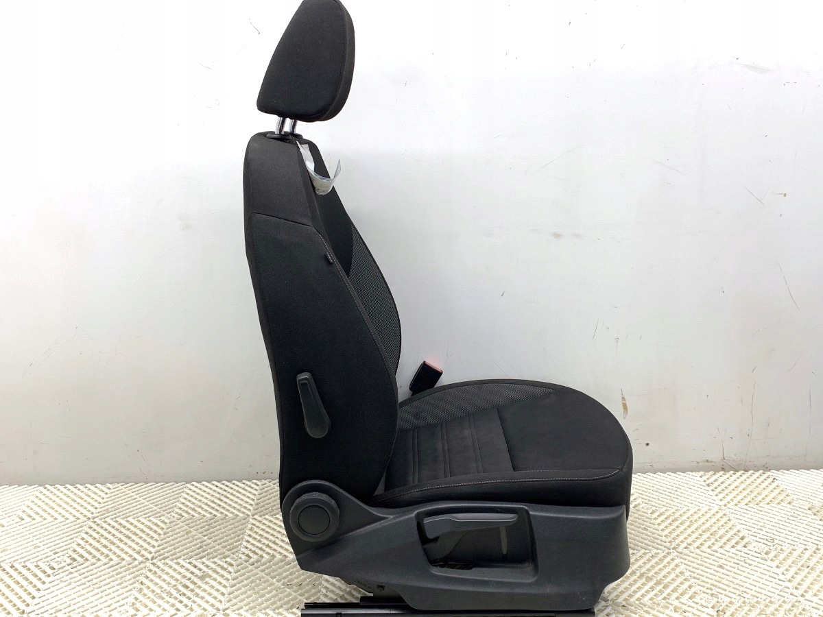 Skoda Octavia III Kombi oikea etuistuin, OEM LORK-1867-58767 image 7