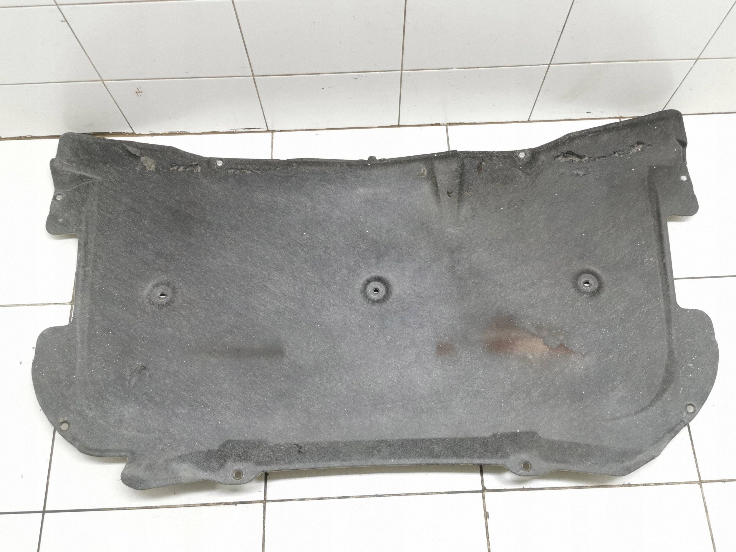 Insulation de capot Suzuki Grand Vitara II 2006 image 2