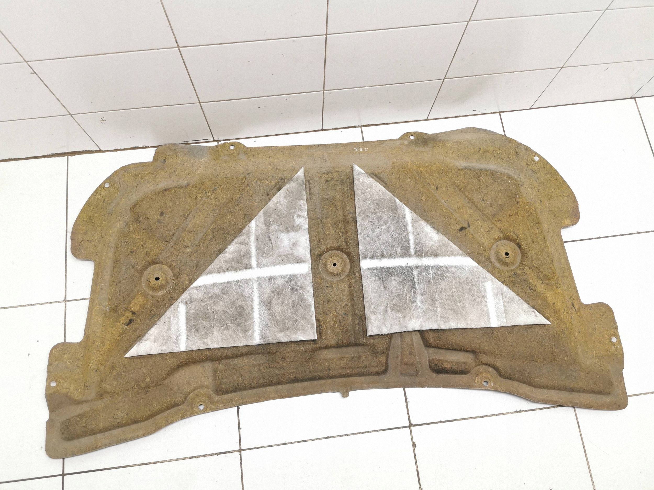 Insulation de capot Suzuki Grand Vitara II 2006 image 4