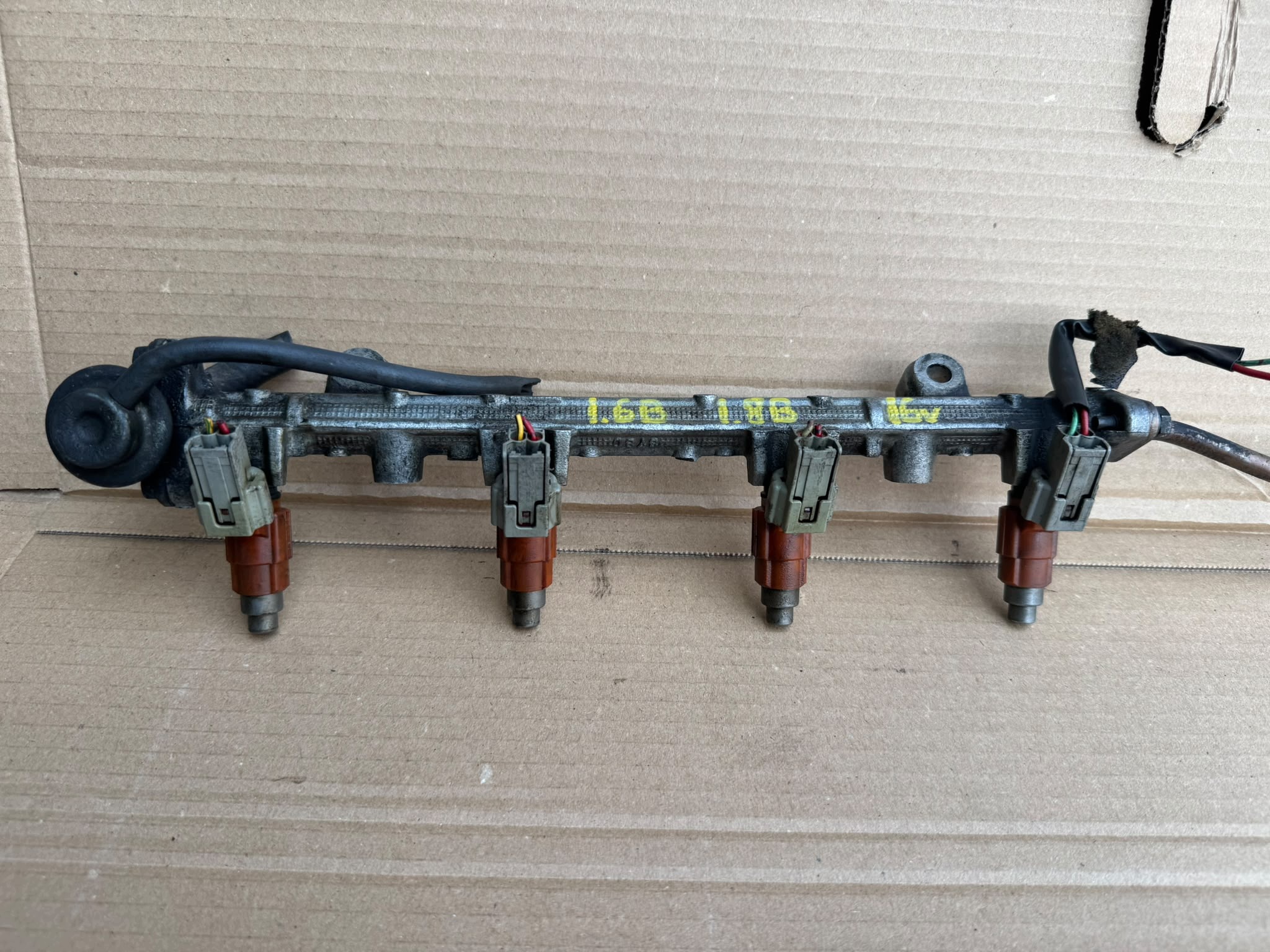 Einspritzleiste Mitsubishi Carisma 1,6 16V Suzuki Vitara