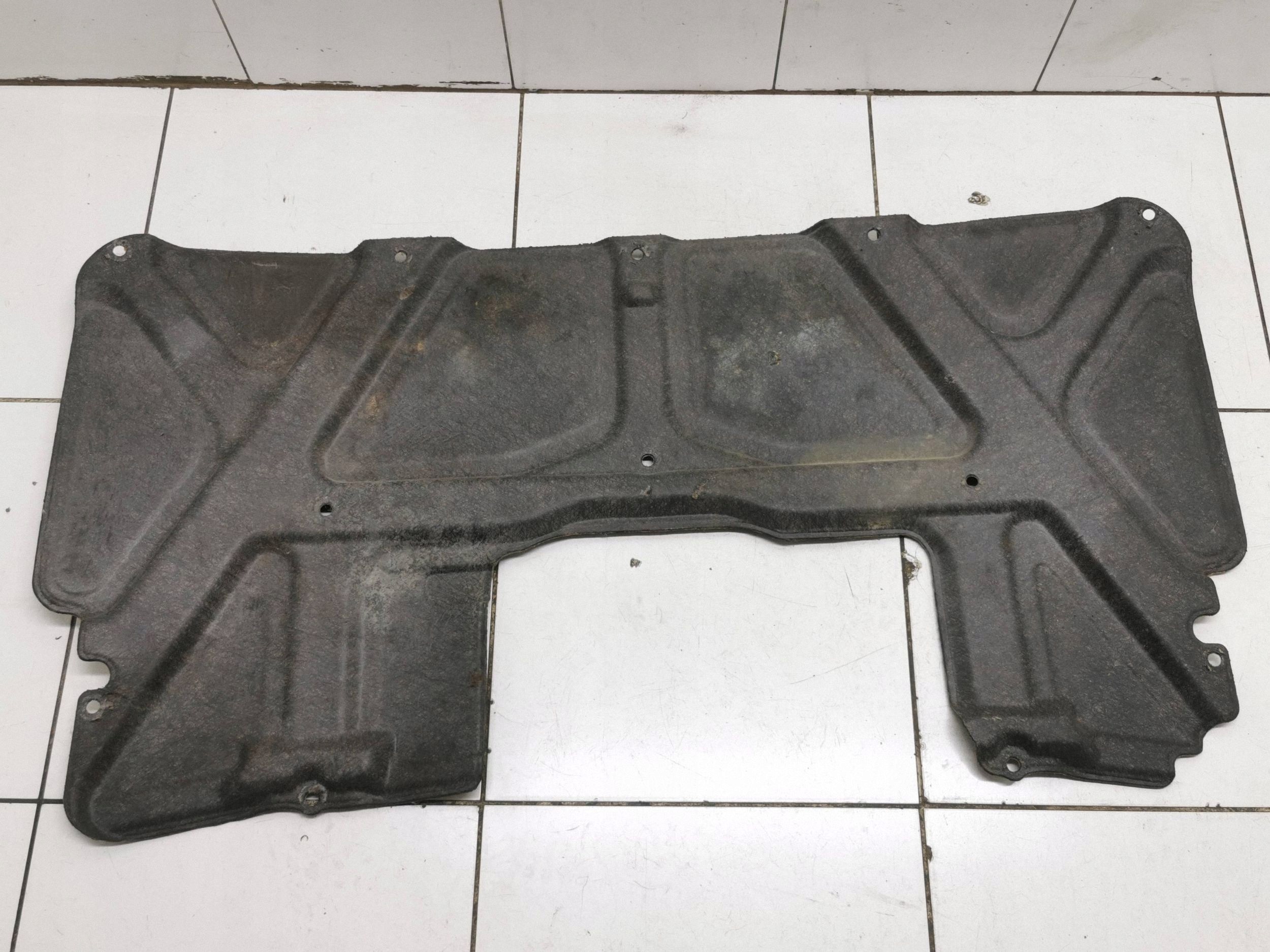 Insulation de capot Suzuki Grand Vitara II 2006 image 2
