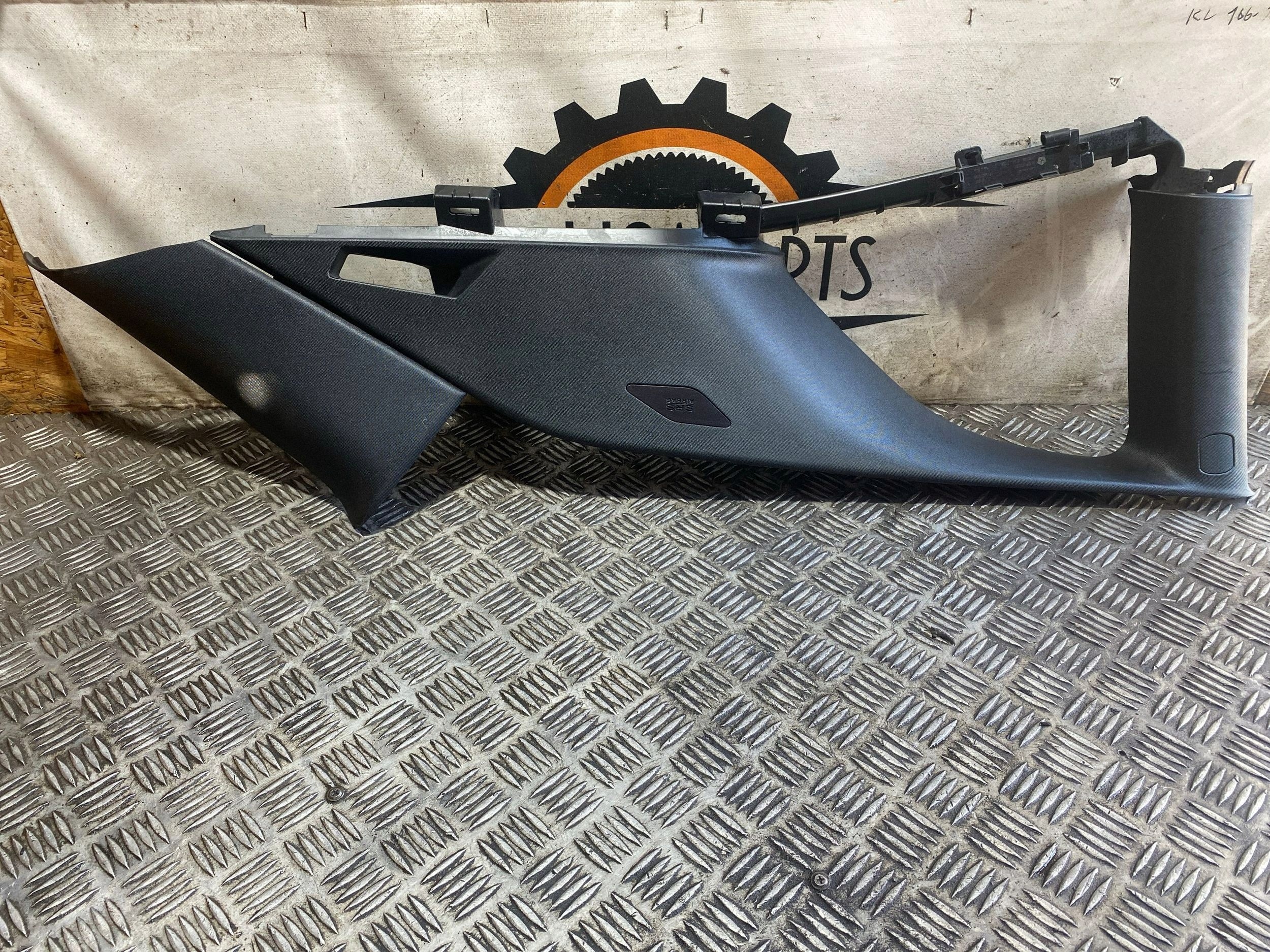 Dodge Challenger 2015 interior part of the car 5RP36DX9AD