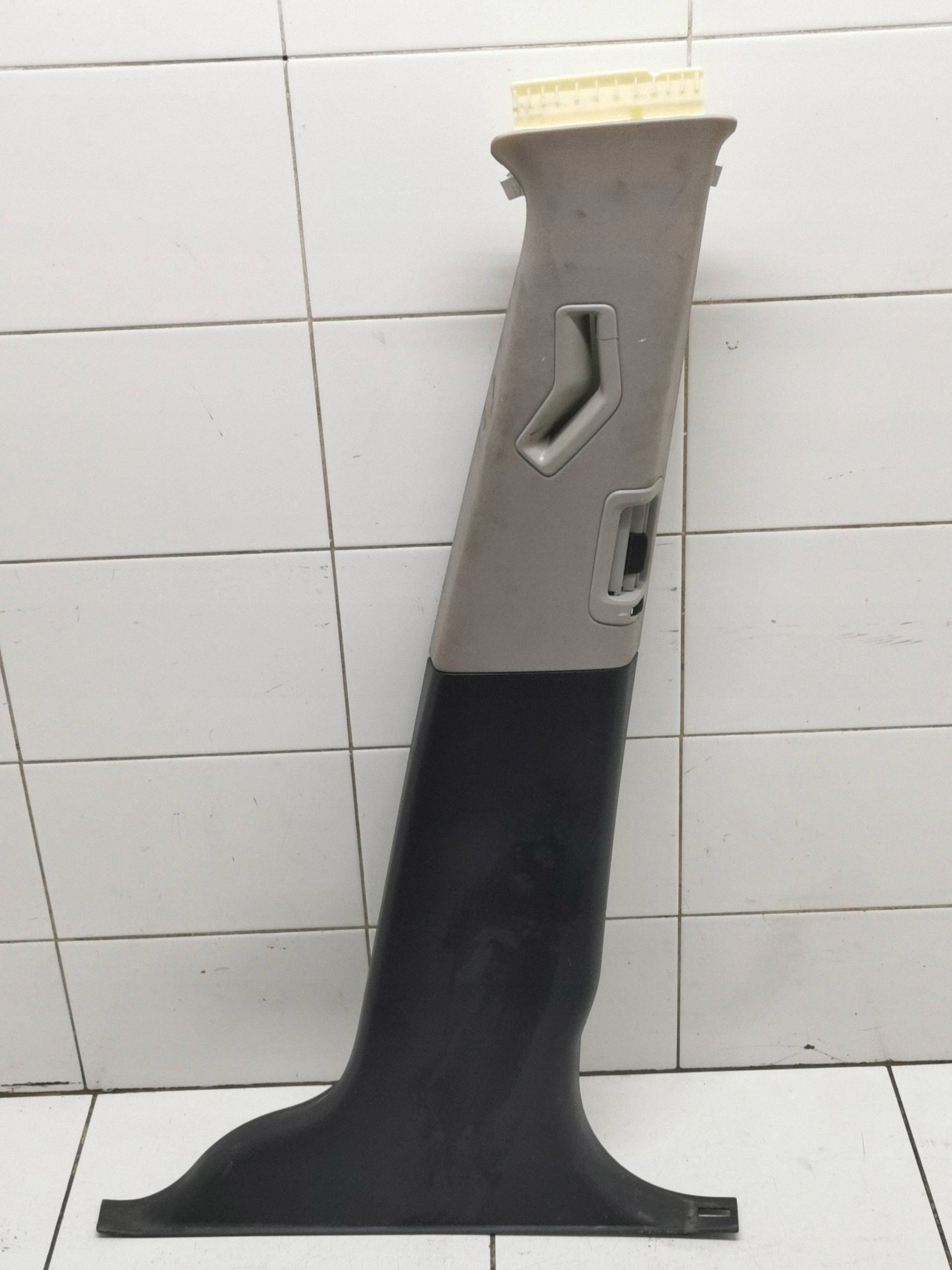Montant de porte B supérieur Volvo V70 2010 image 2