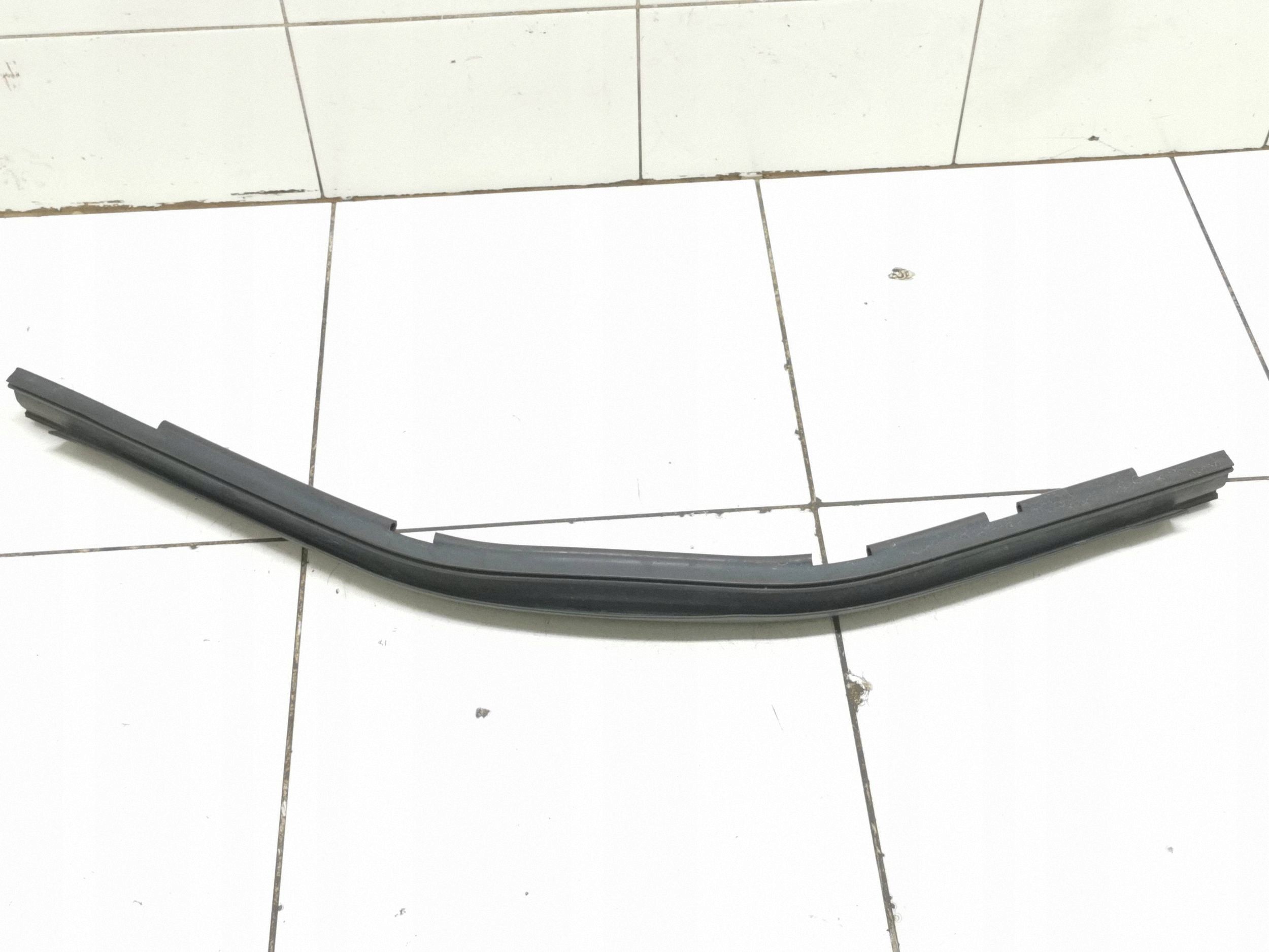 BMW 1er F20 F21 Motorhaubendichtung OEM FRC110373 image 2